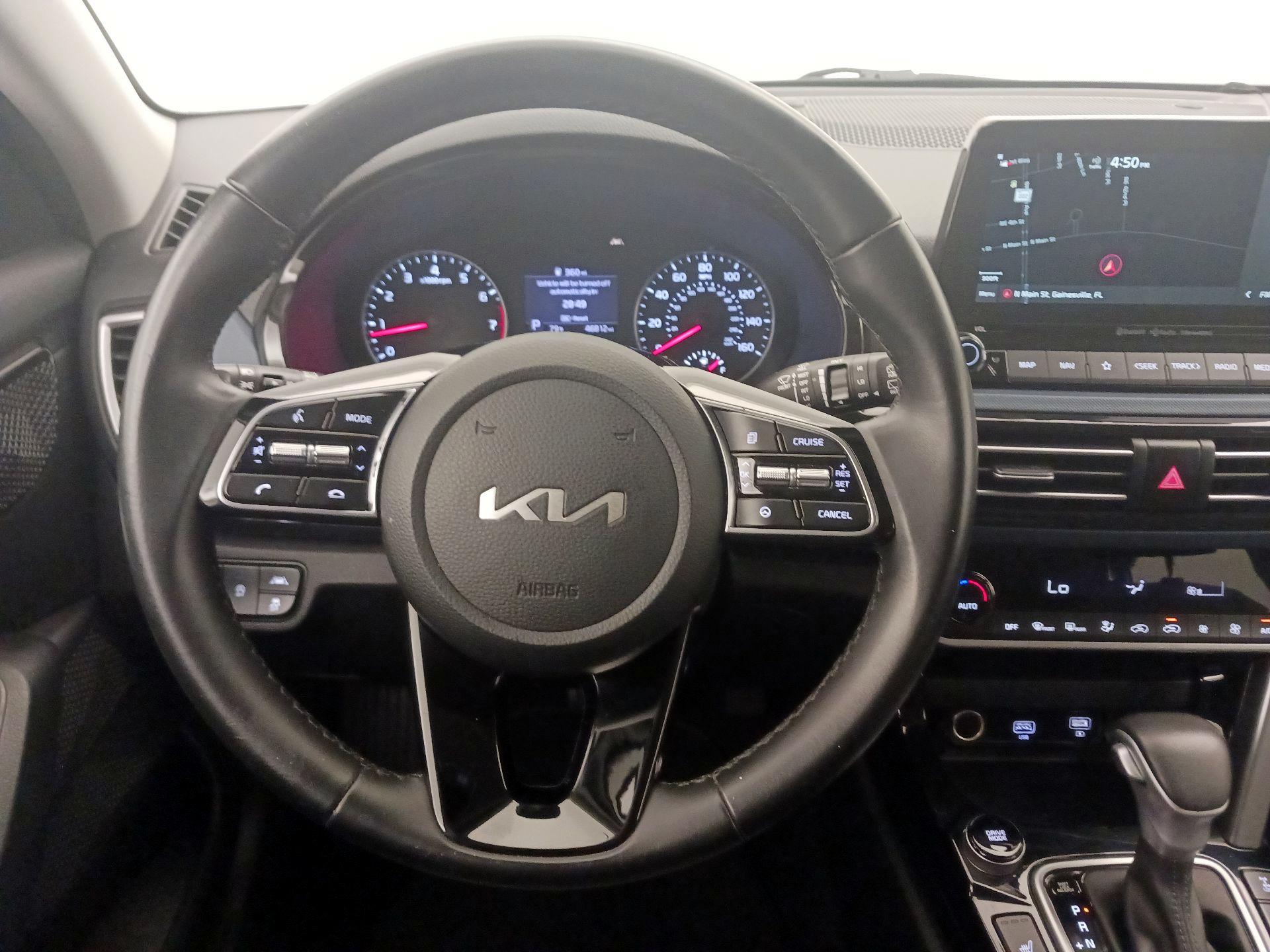 Thumbnail: 2022 Kia Seltos - 10