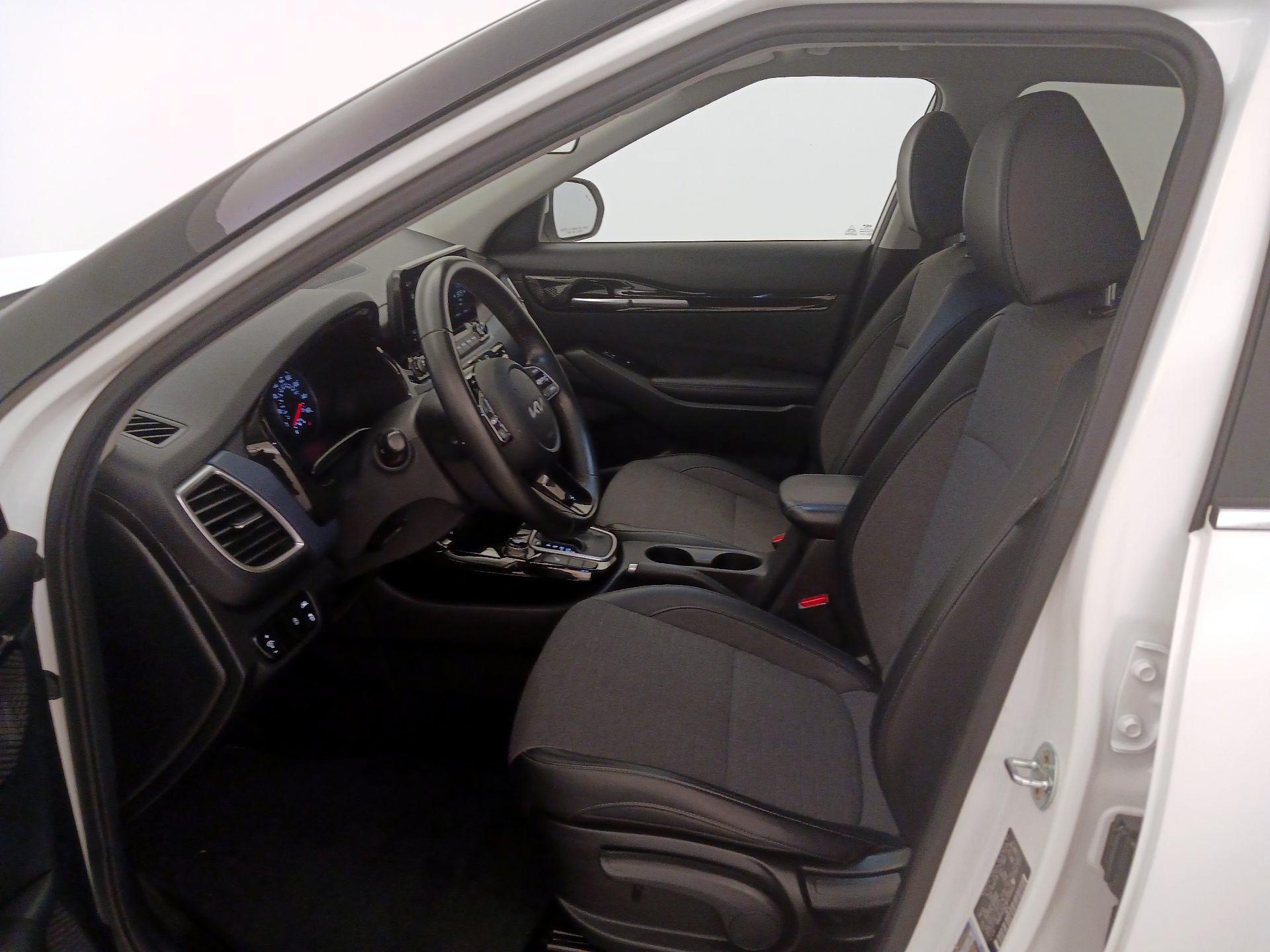 Thumbnail: 2022 Kia Seltos - 11