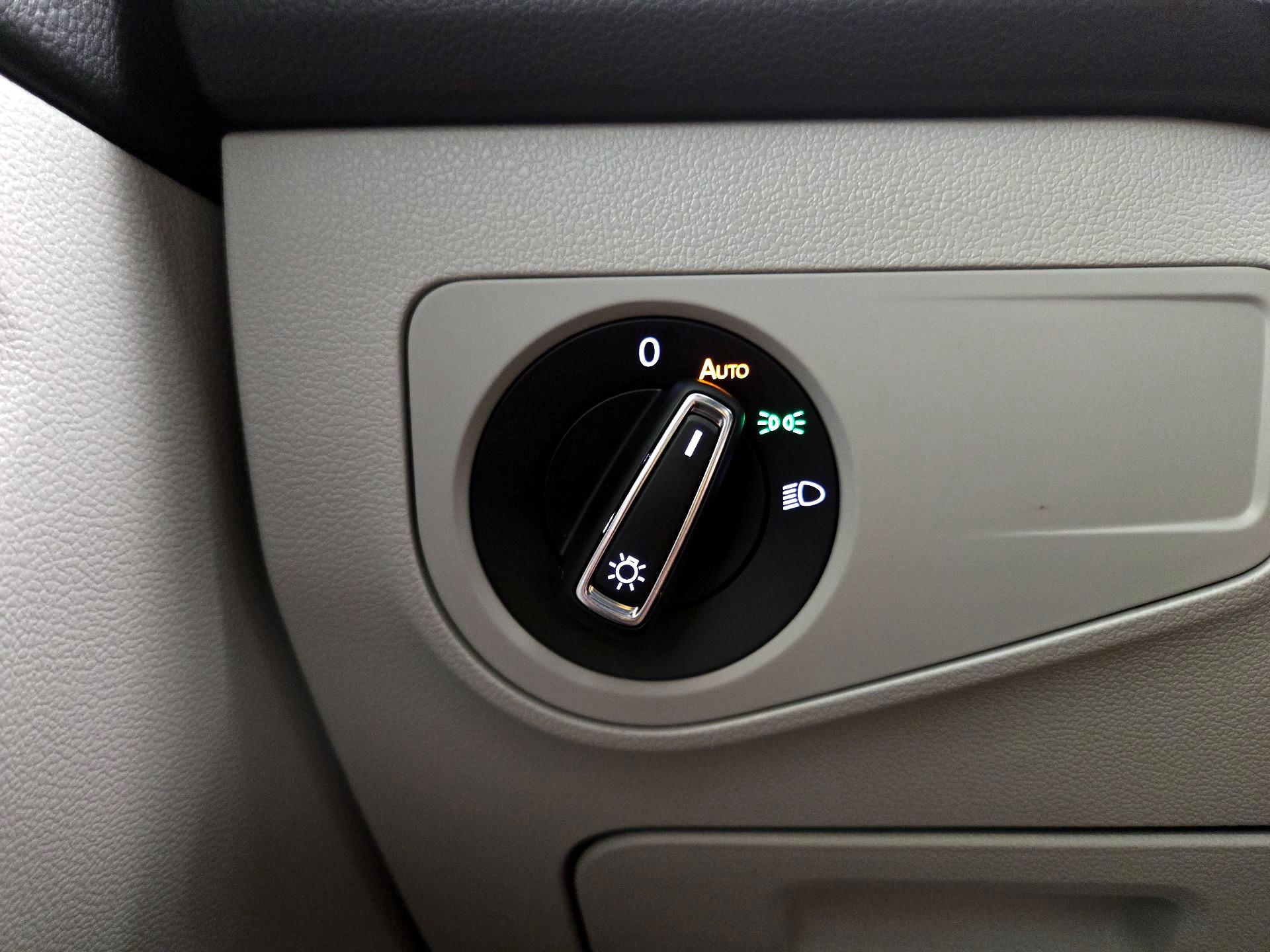 Thumbnail: 2022 Volkswagen Tiguan - 13