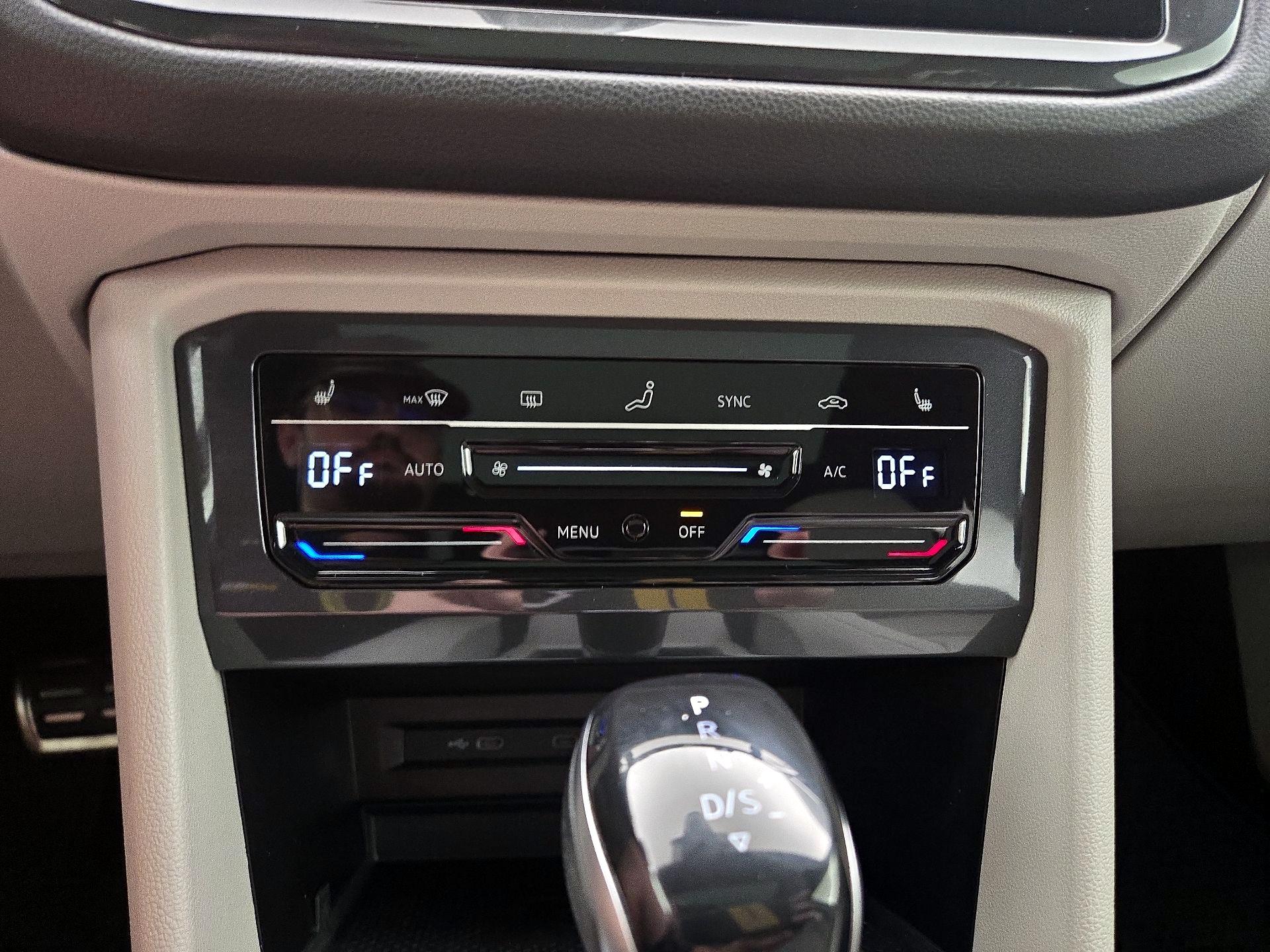 Thumbnail: 2022 Volkswagen Tiguan - 16