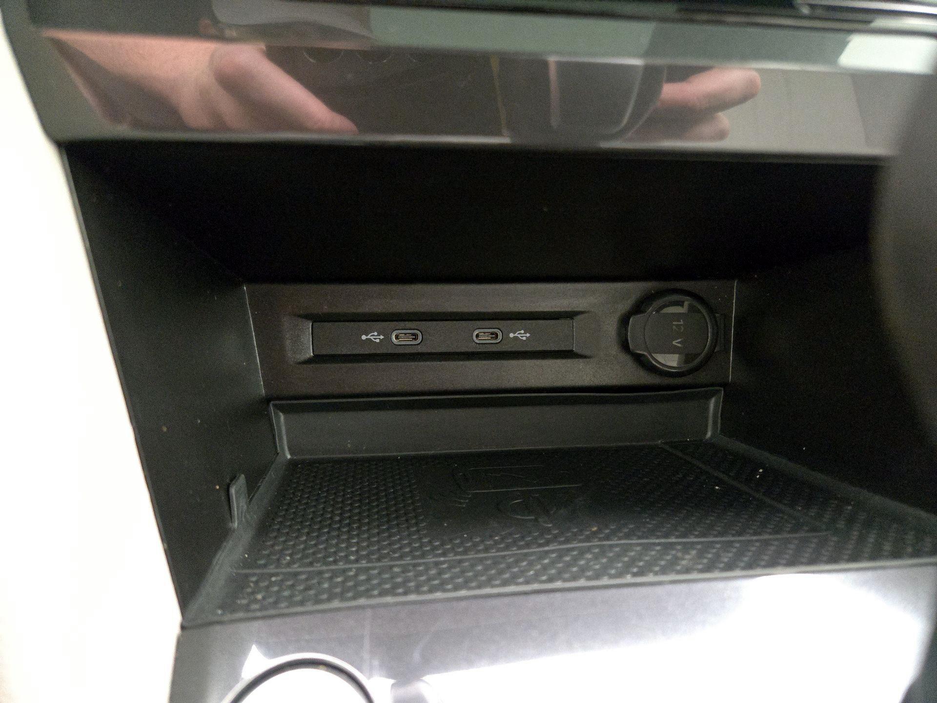 Thumbnail: 2022 Volkswagen Tiguan - 18