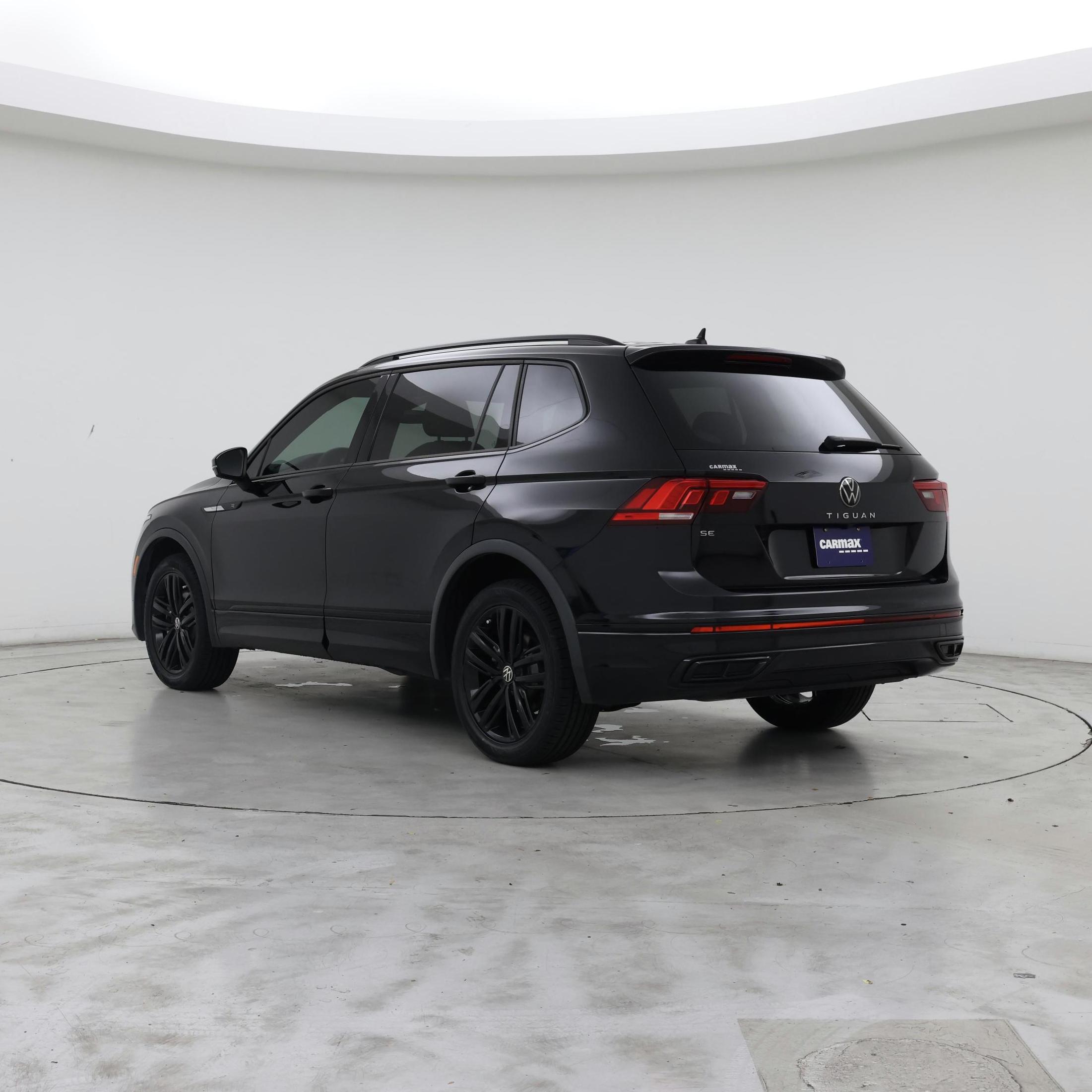 Thumbnail: 2022 Volkswagen Tiguan - 2