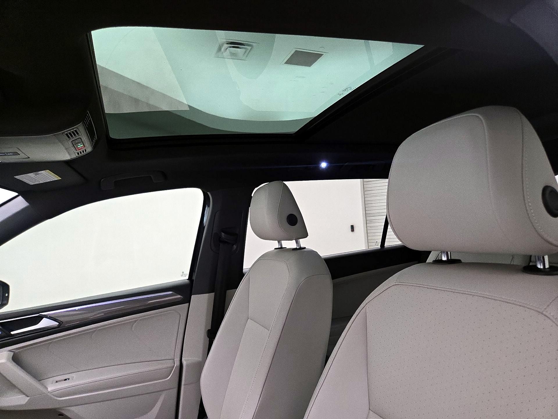 Thumbnail: 2022 Volkswagen Tiguan - 19