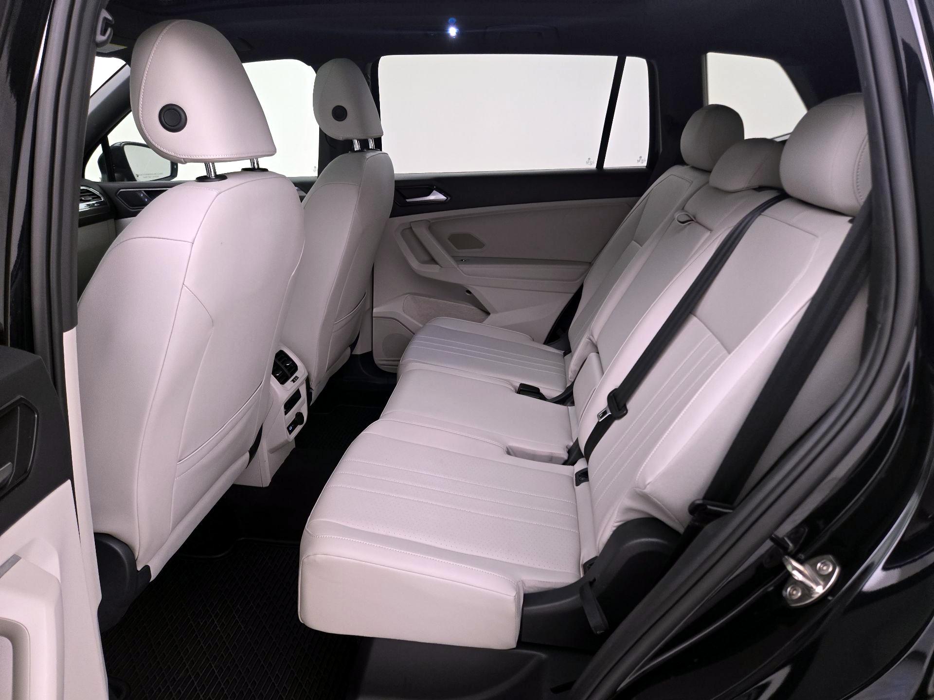 Thumbnail: 2022 Volkswagen Tiguan - 20