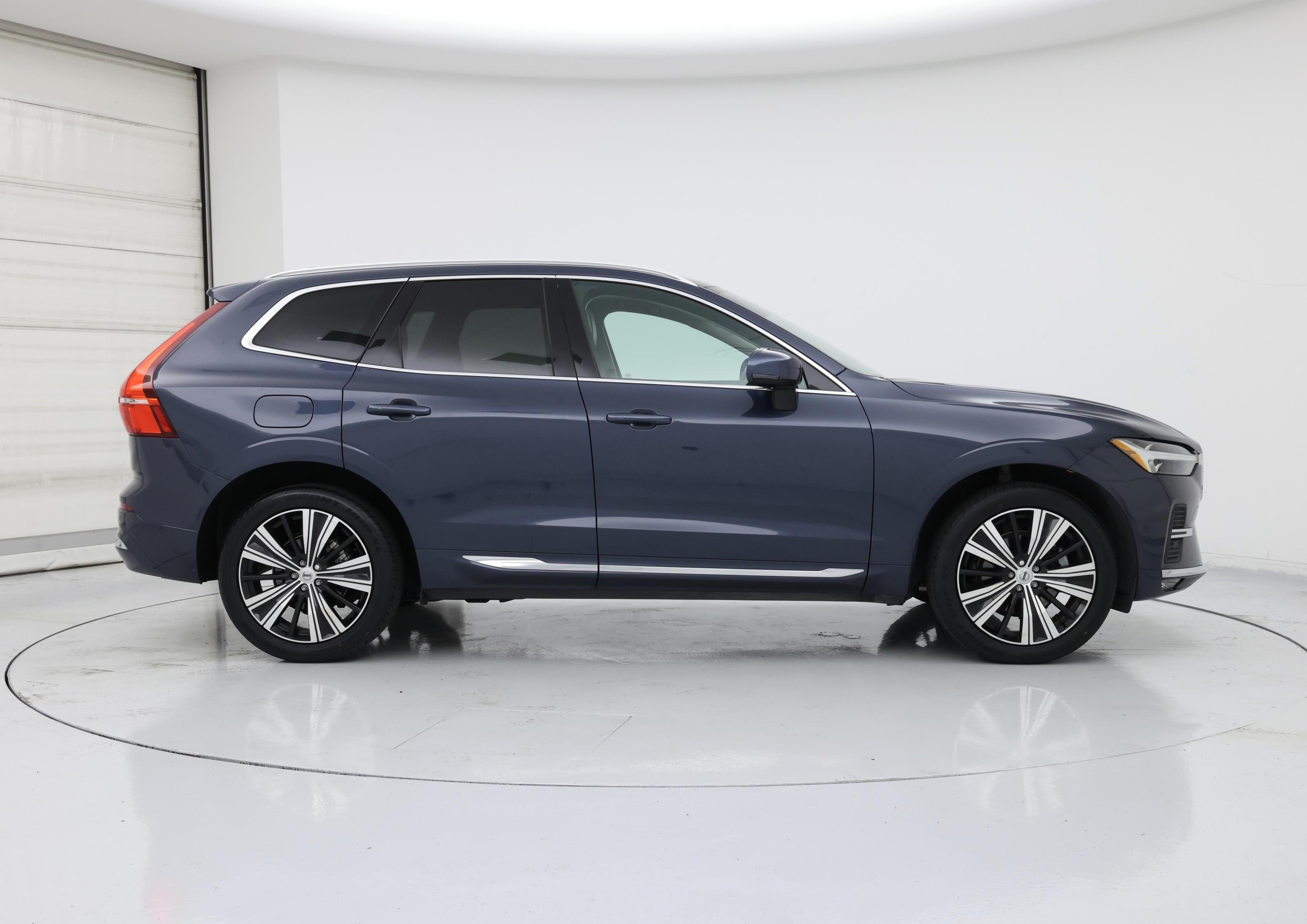 Thumbnail: 2022 Volvo XC60 - 7