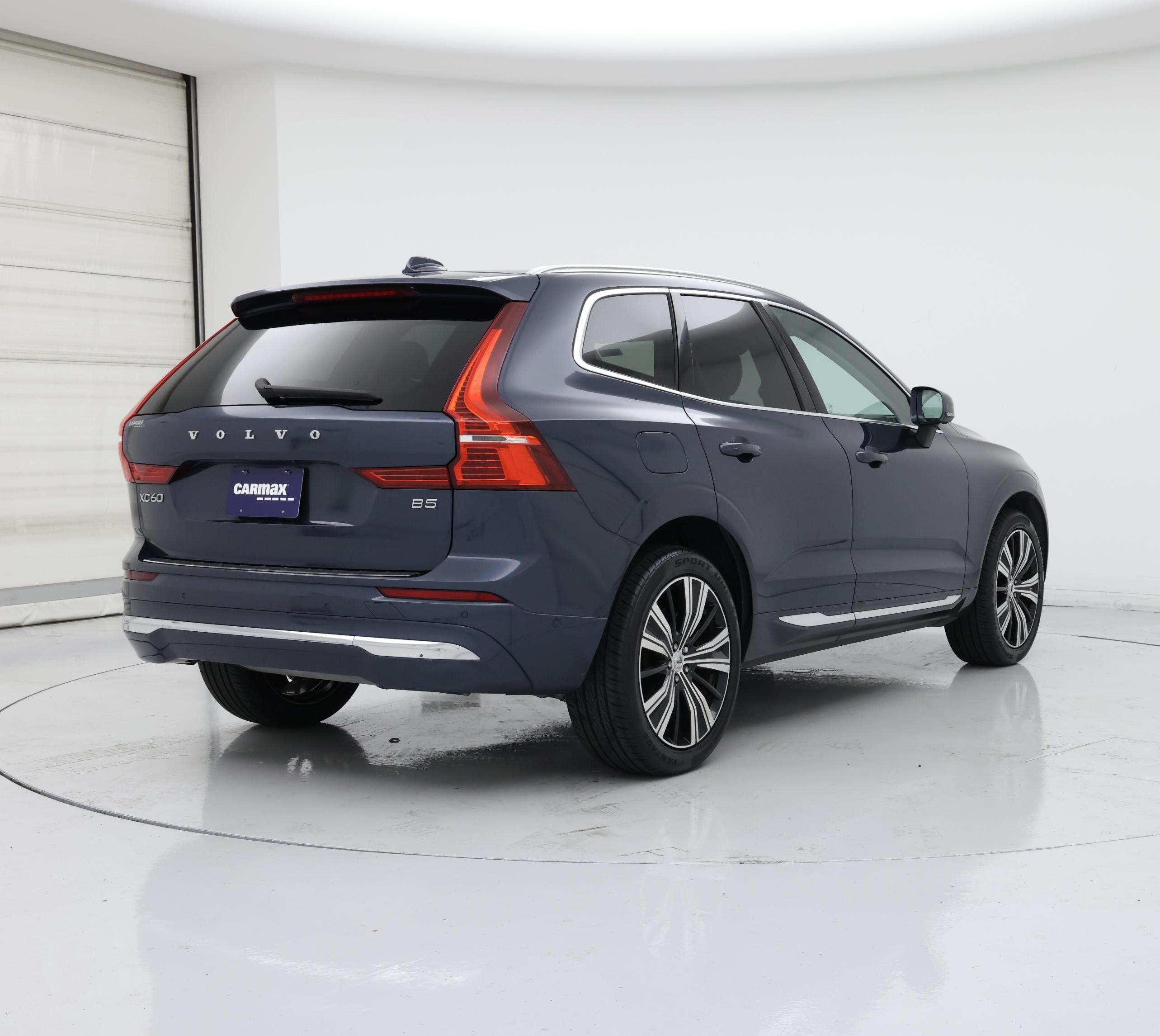 Thumbnail: 2022 Volvo XC60 - 8