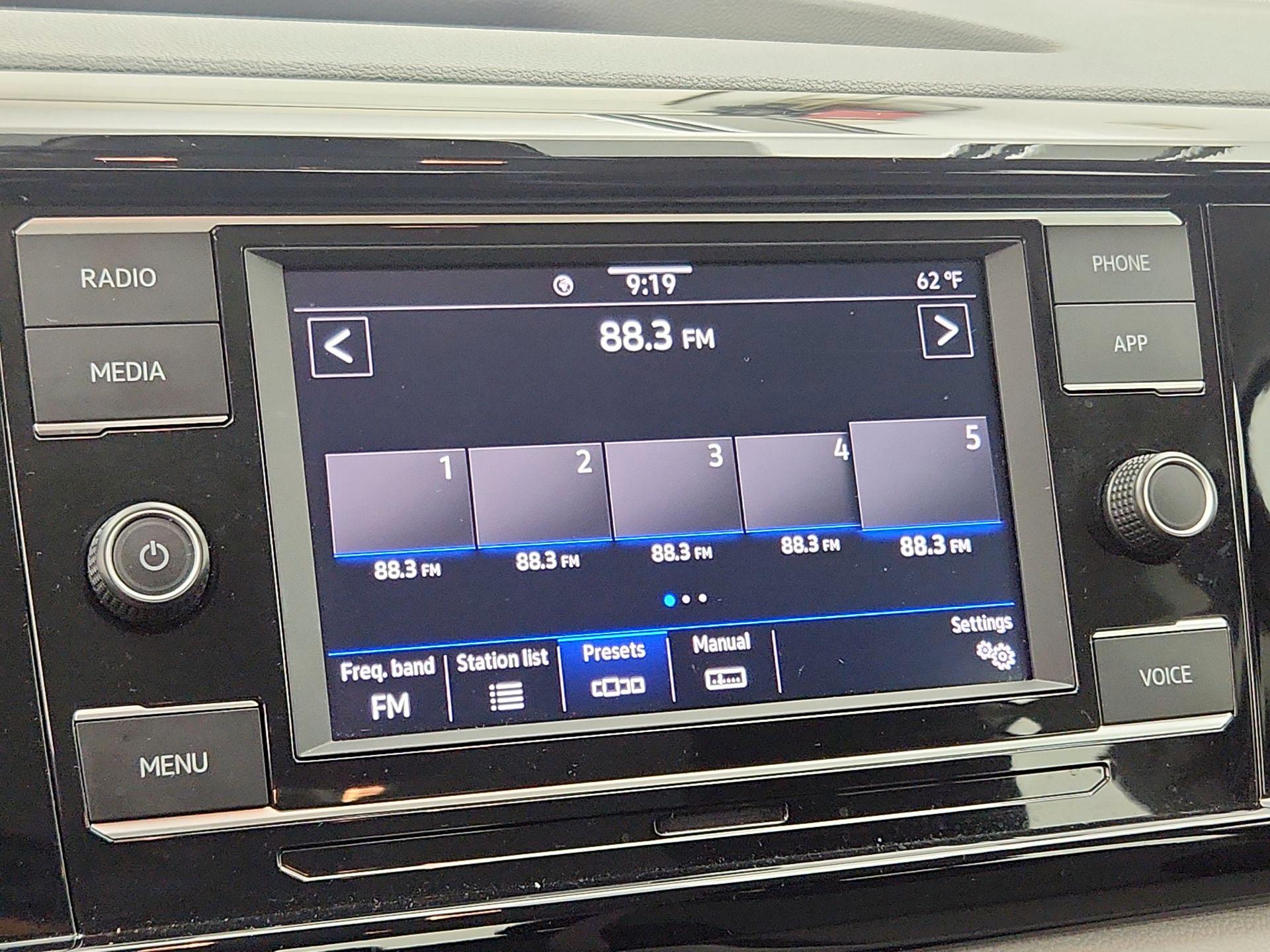 Thumbnail: 2023 Volkswagen Taos - 15