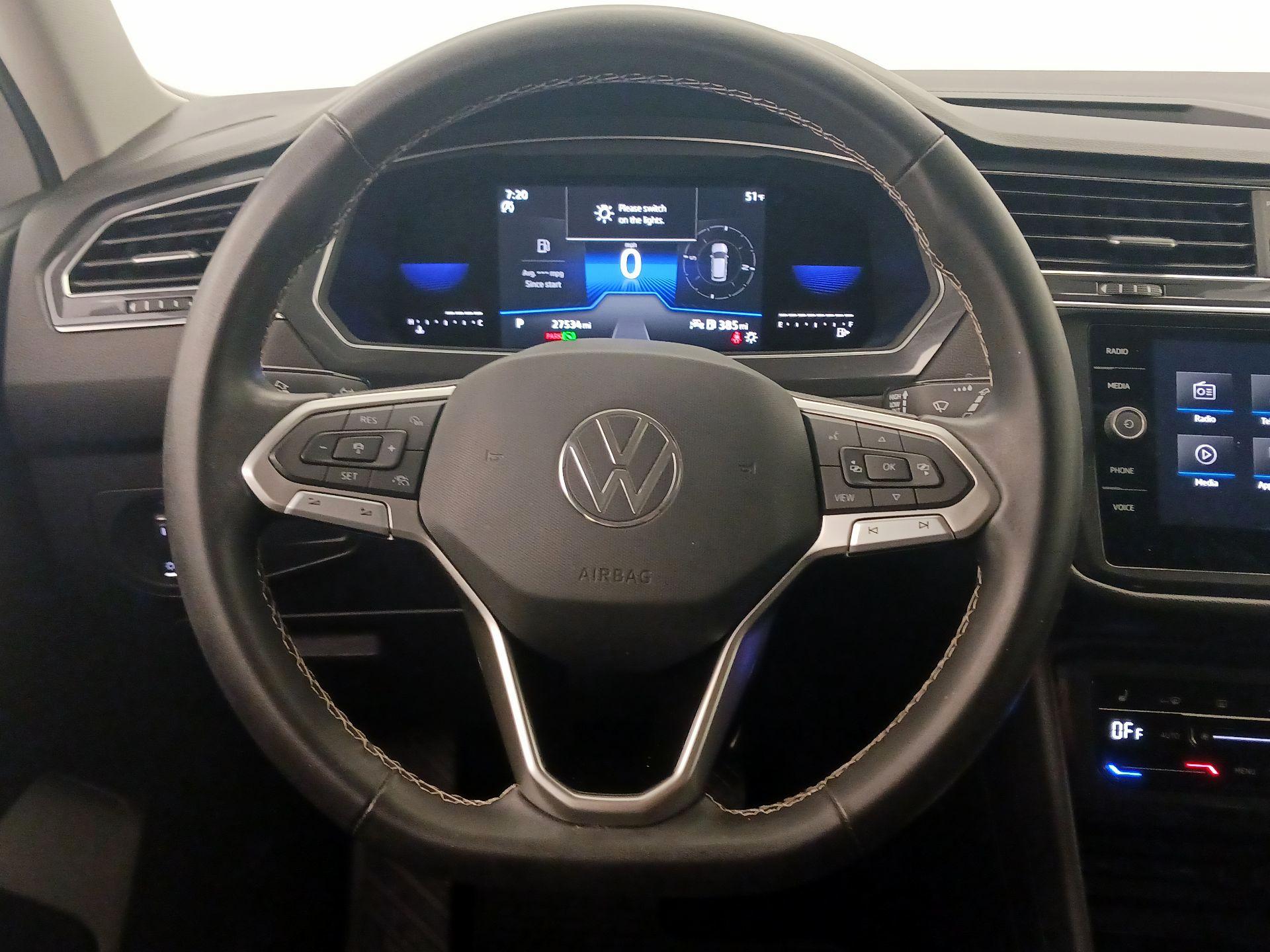 Thumbnail: 2022 Volkswagen Tiguan - 10