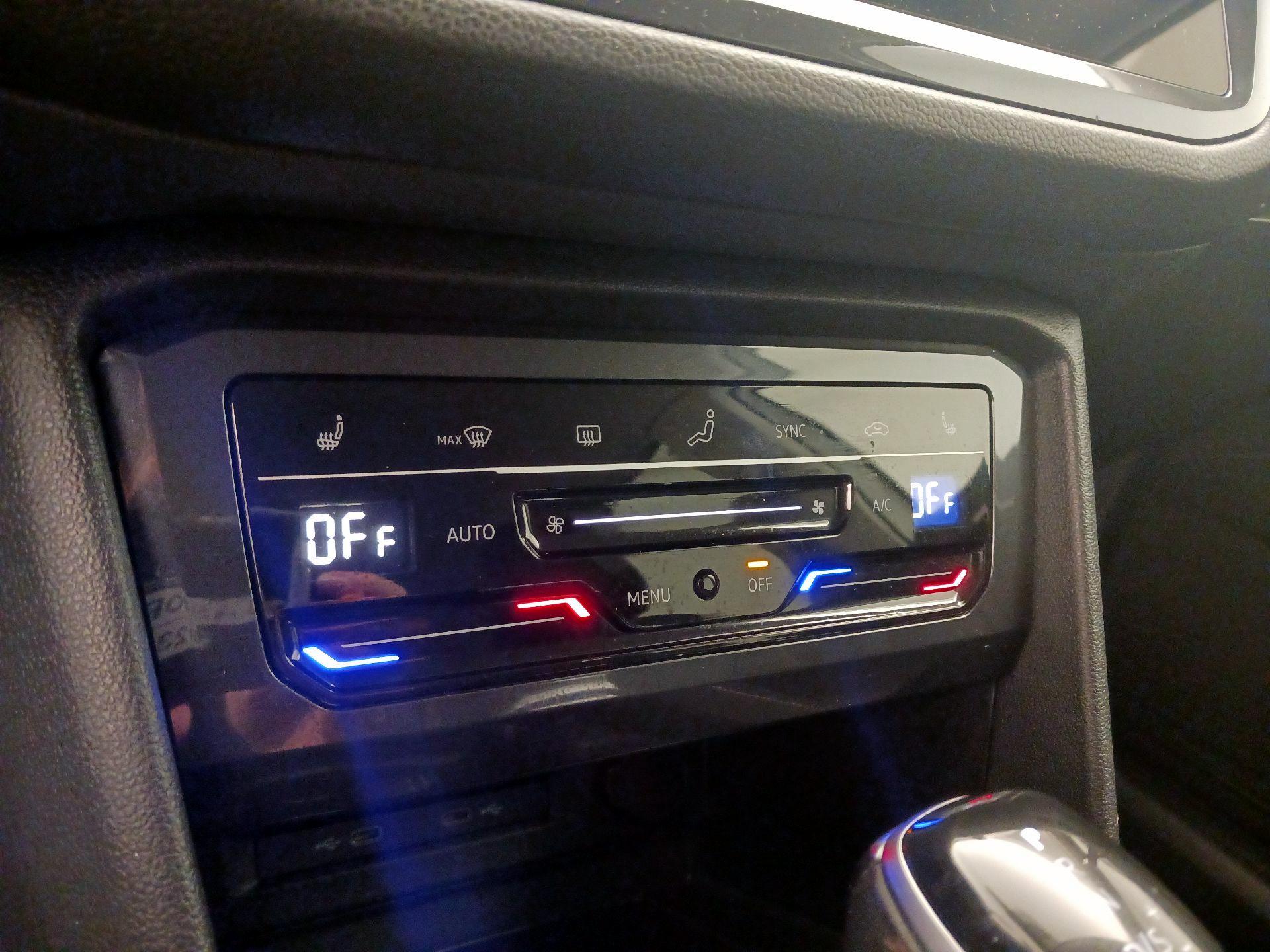 Thumbnail: 2022 Volkswagen Tiguan - 16