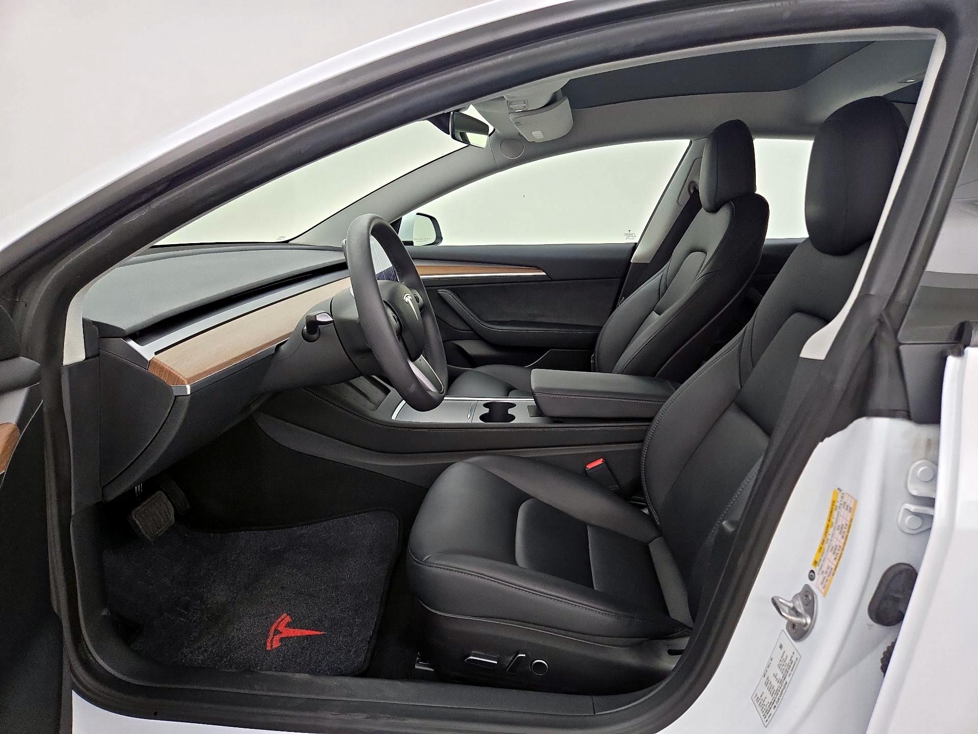 Thumbnail: 2023 Tesla Model 3 - 11