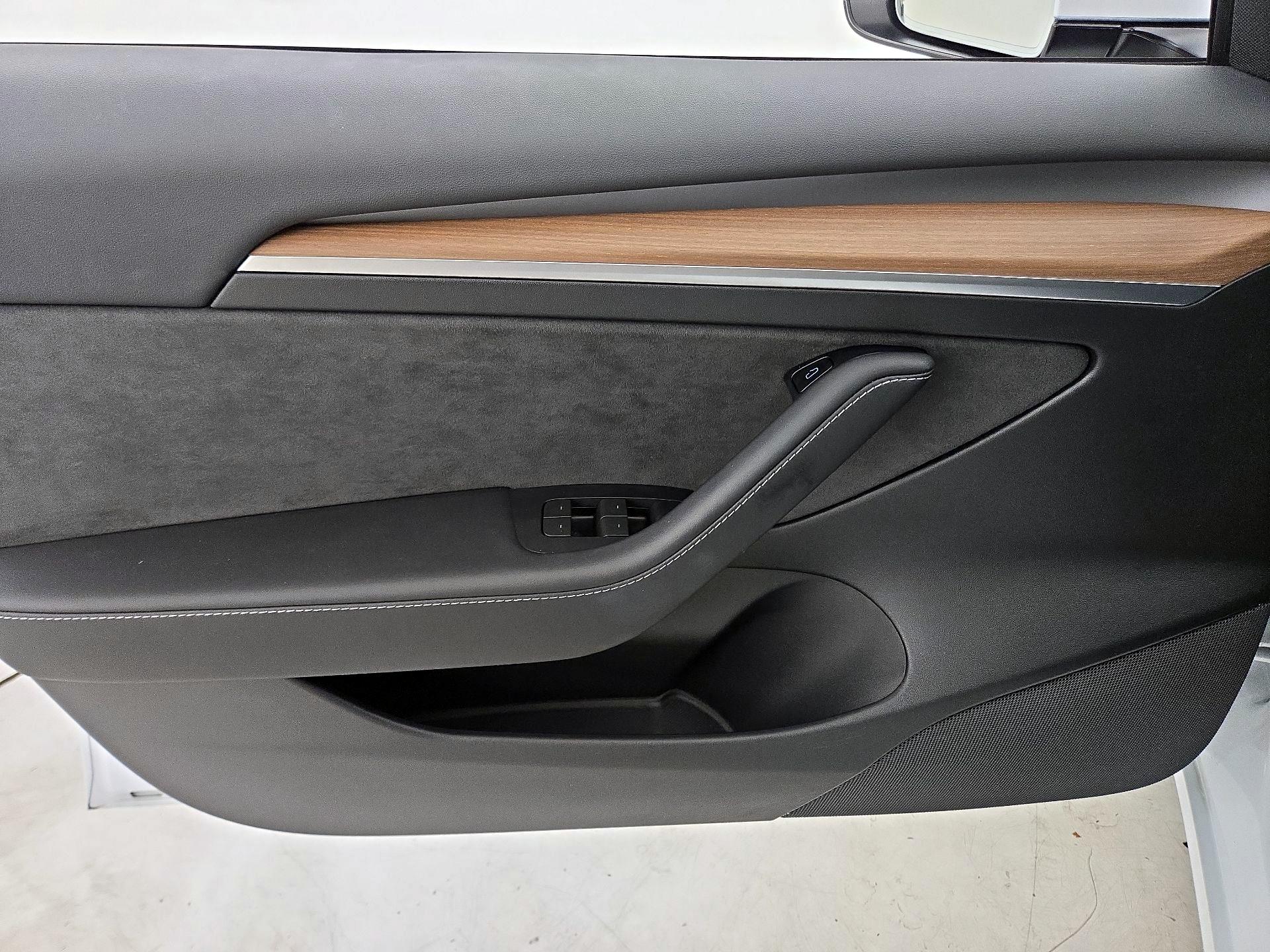 Thumbnail: 2023 Tesla Model 3 - 12