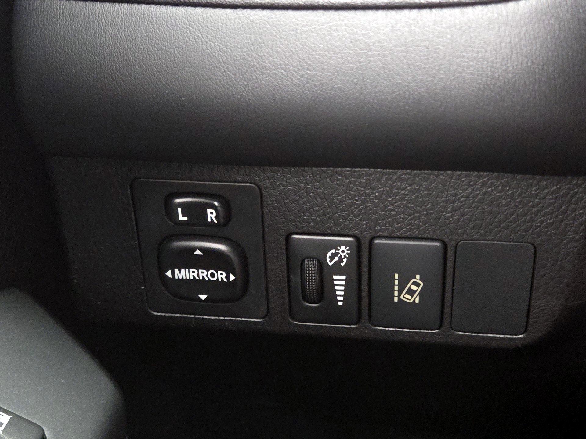 Thumbnail: 2017 Toyota RAV4 - 13