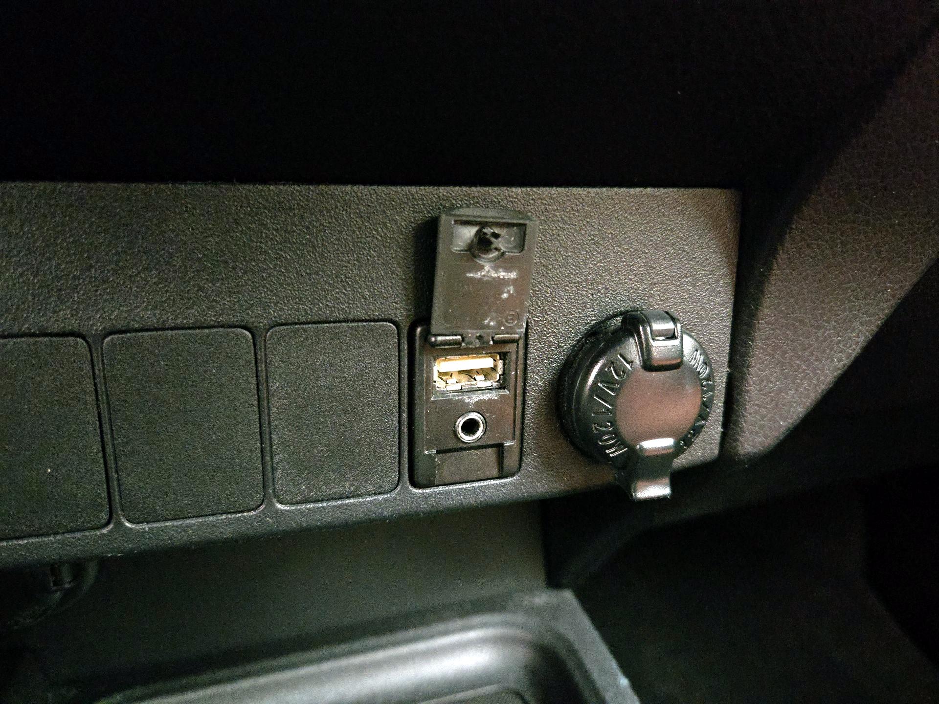 Thumbnail: 2017 Toyota RAV4 - 19