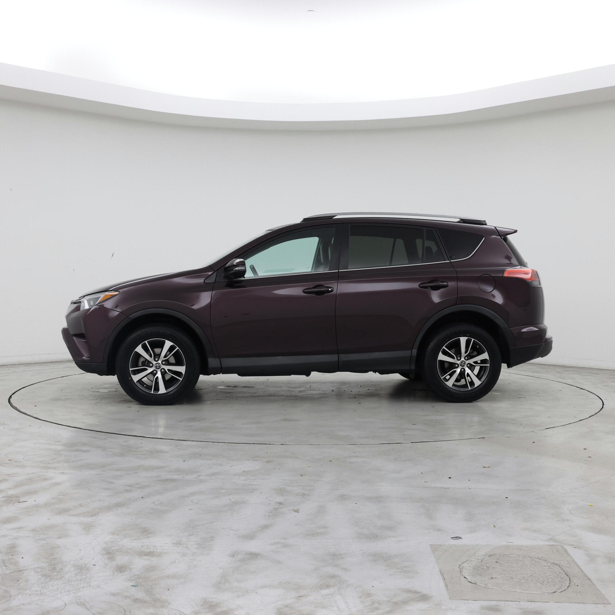 Thumbnail: 2017 Toyota RAV4 - 3