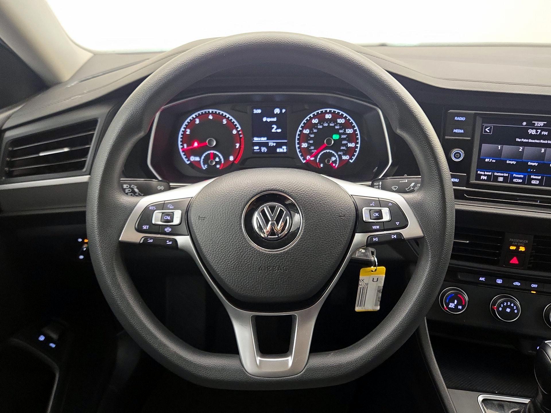 Thumbnail: 2021 Volkswagen Jetta - 10