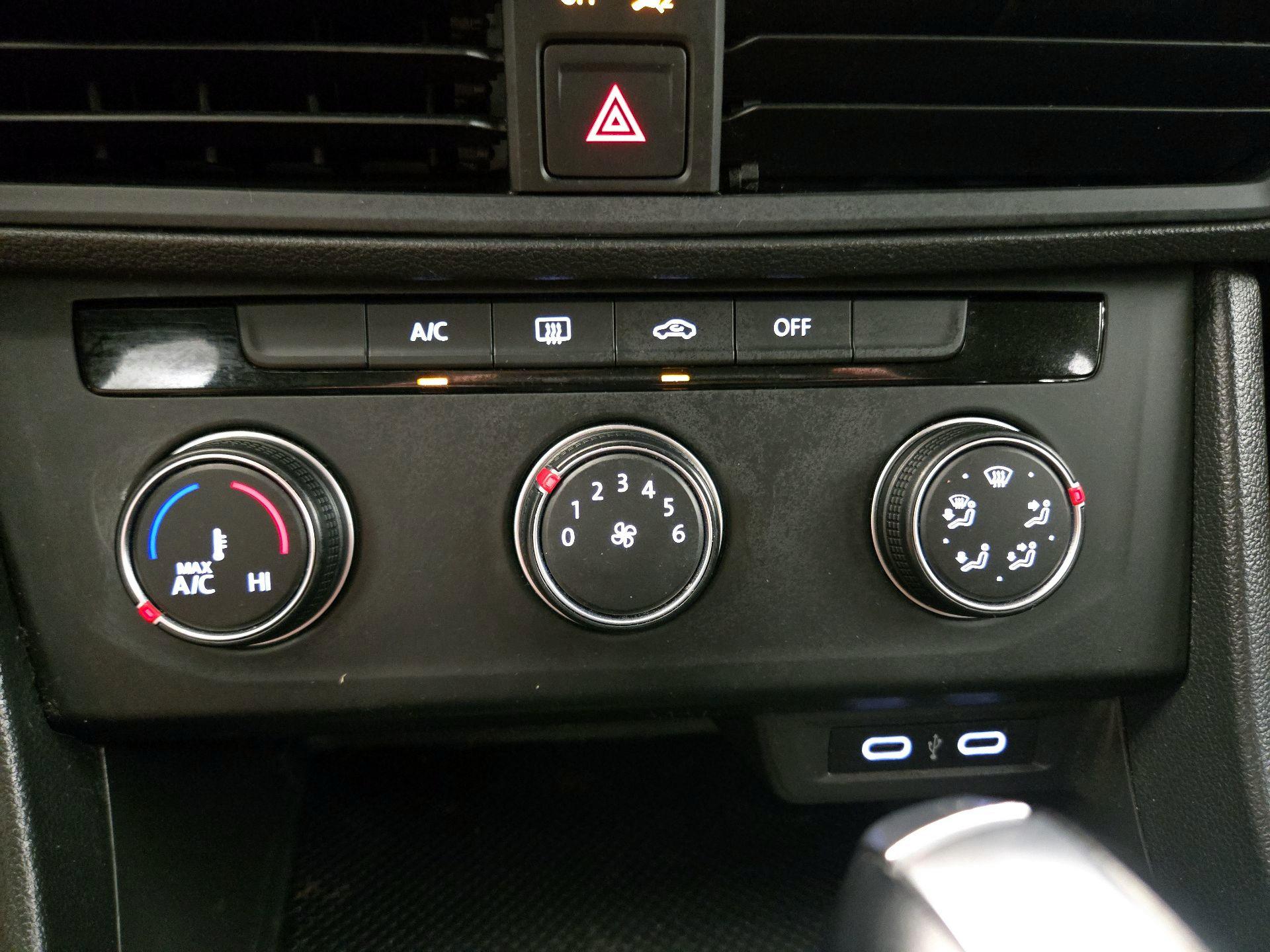 Thumbnail: 2021 Volkswagen Jetta - 16