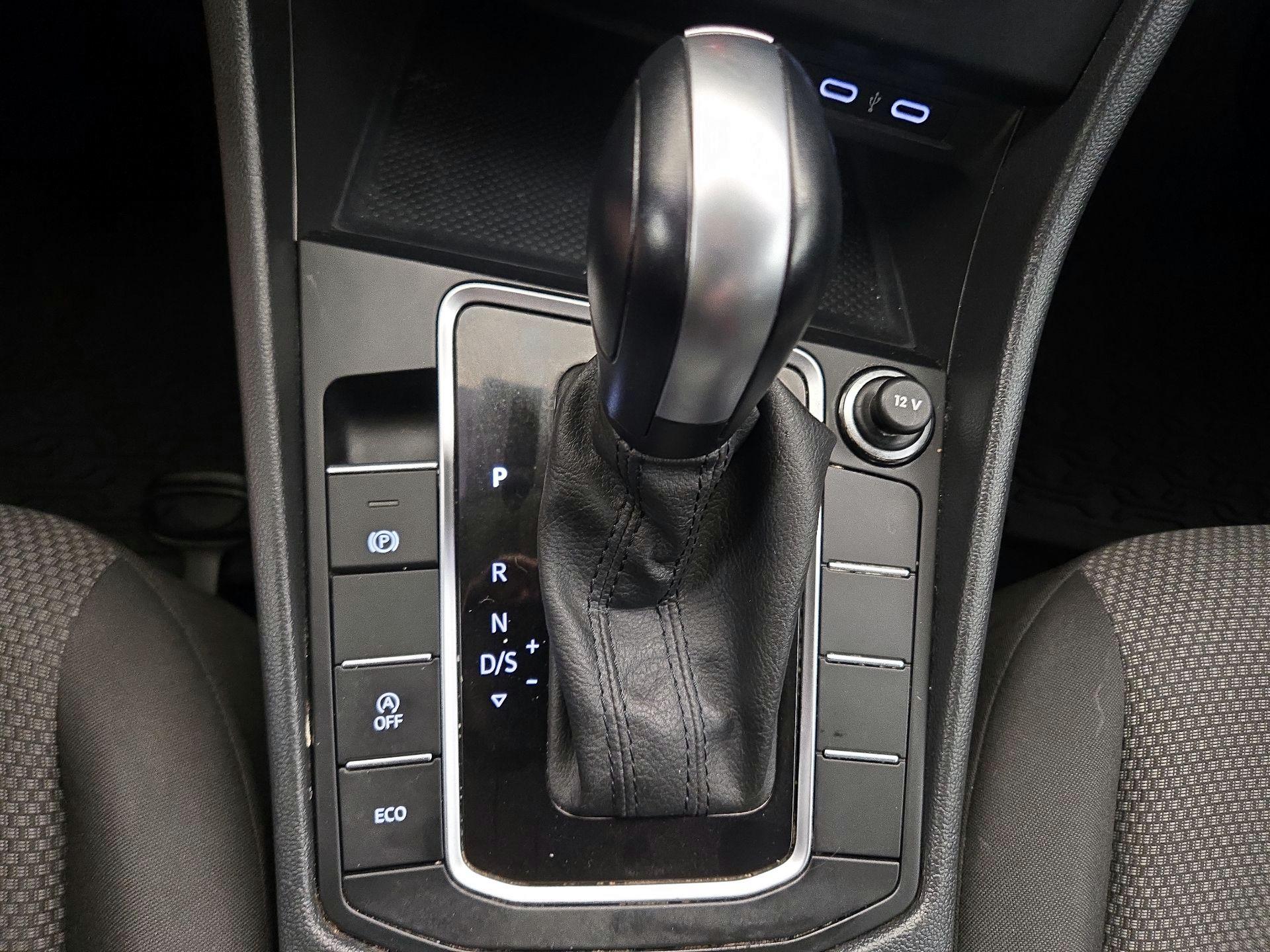 Thumbnail: 2021 Volkswagen Jetta - 17