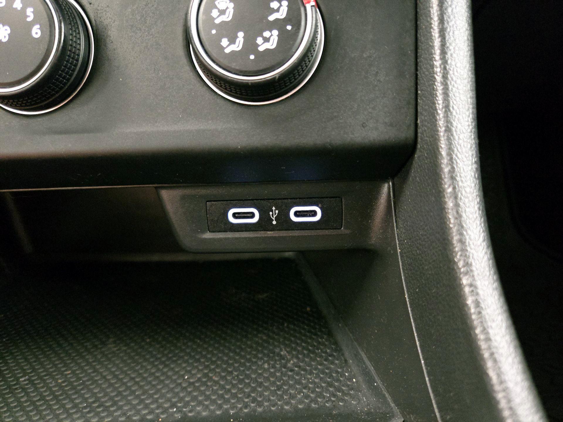 Thumbnail: 2021 Volkswagen Jetta - 18