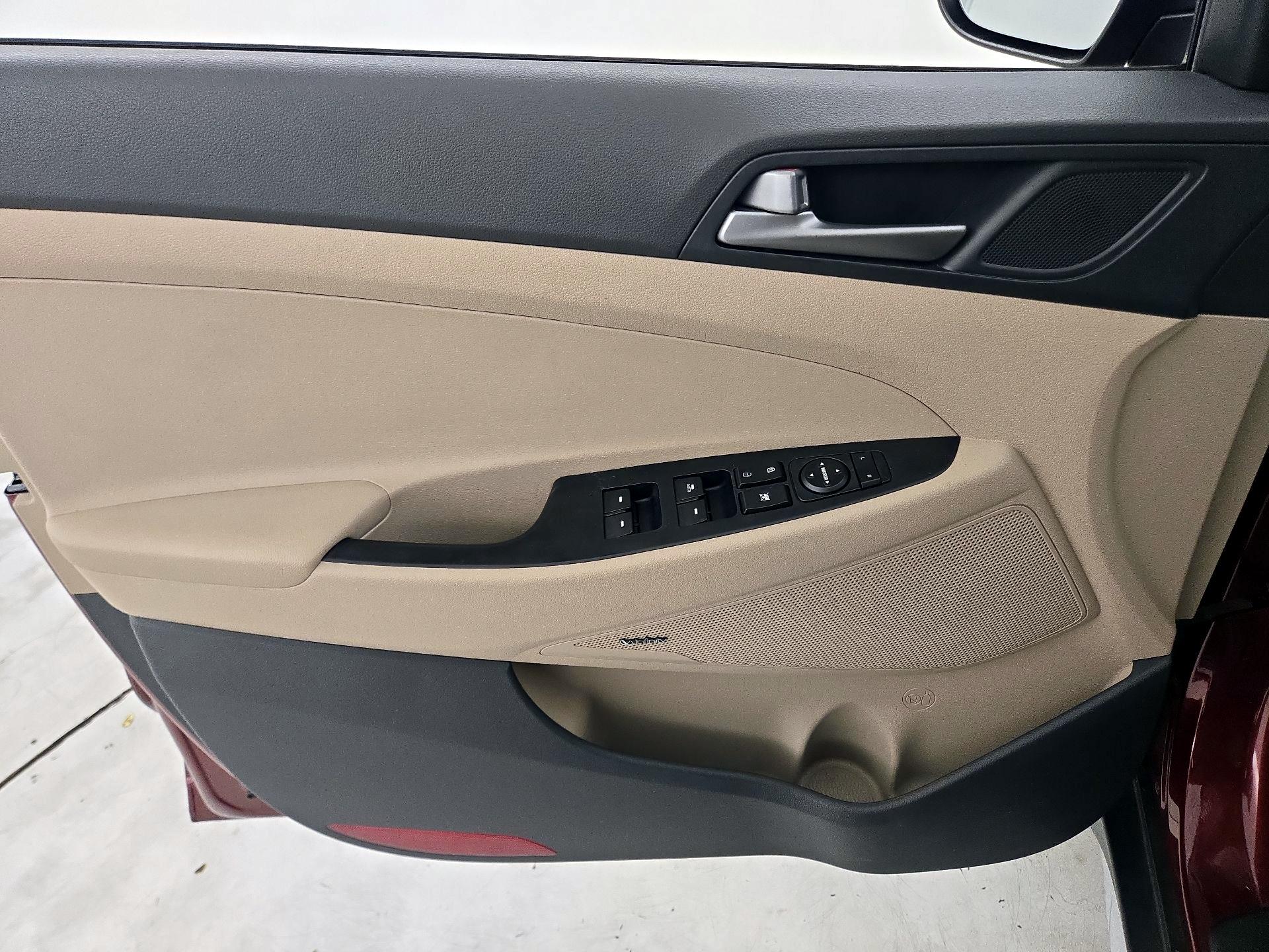 Thumbnail: 2017 Hyundai Tucson - 12