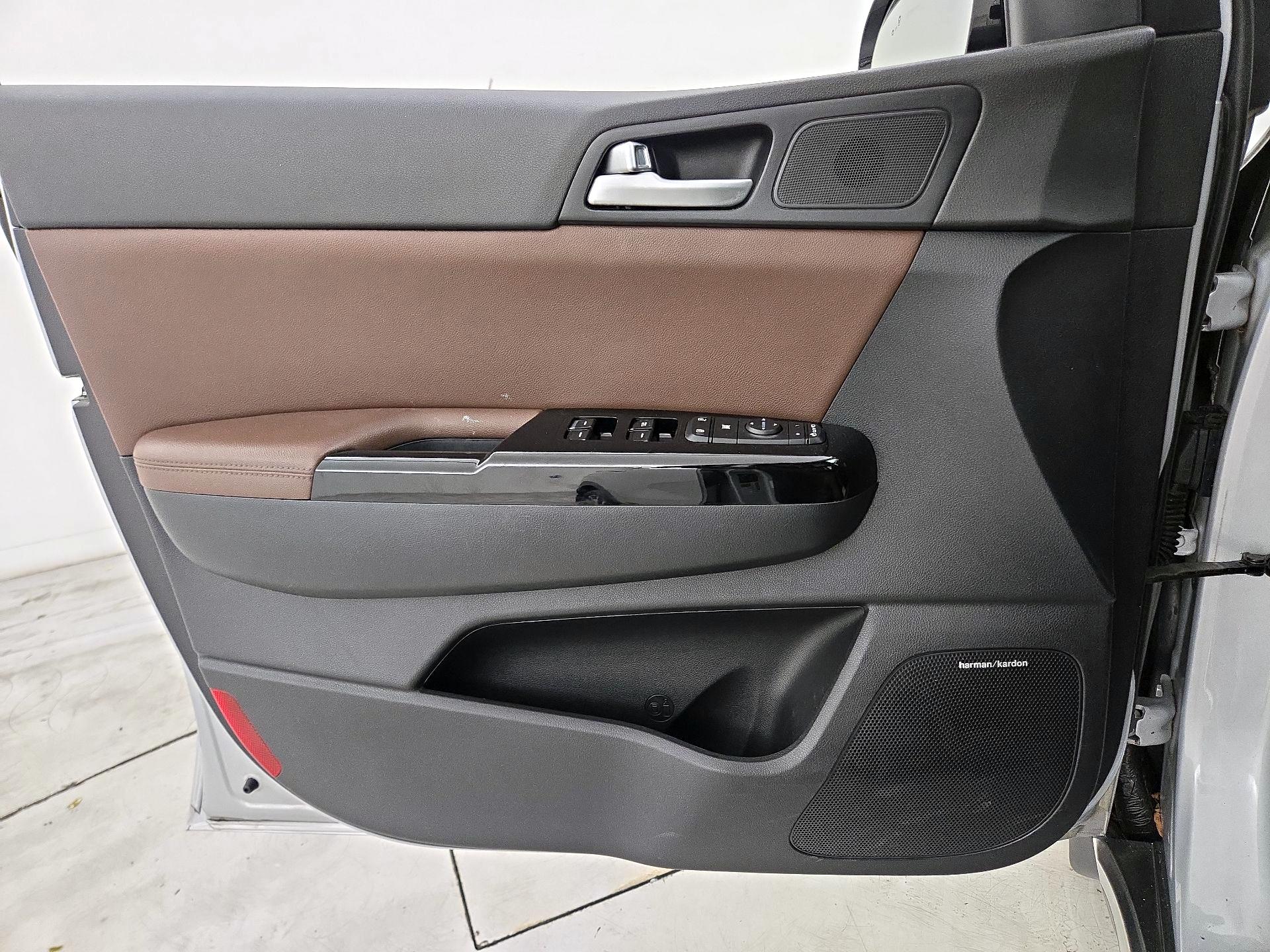 Thumbnail: 2017 Kia Sportage - 12