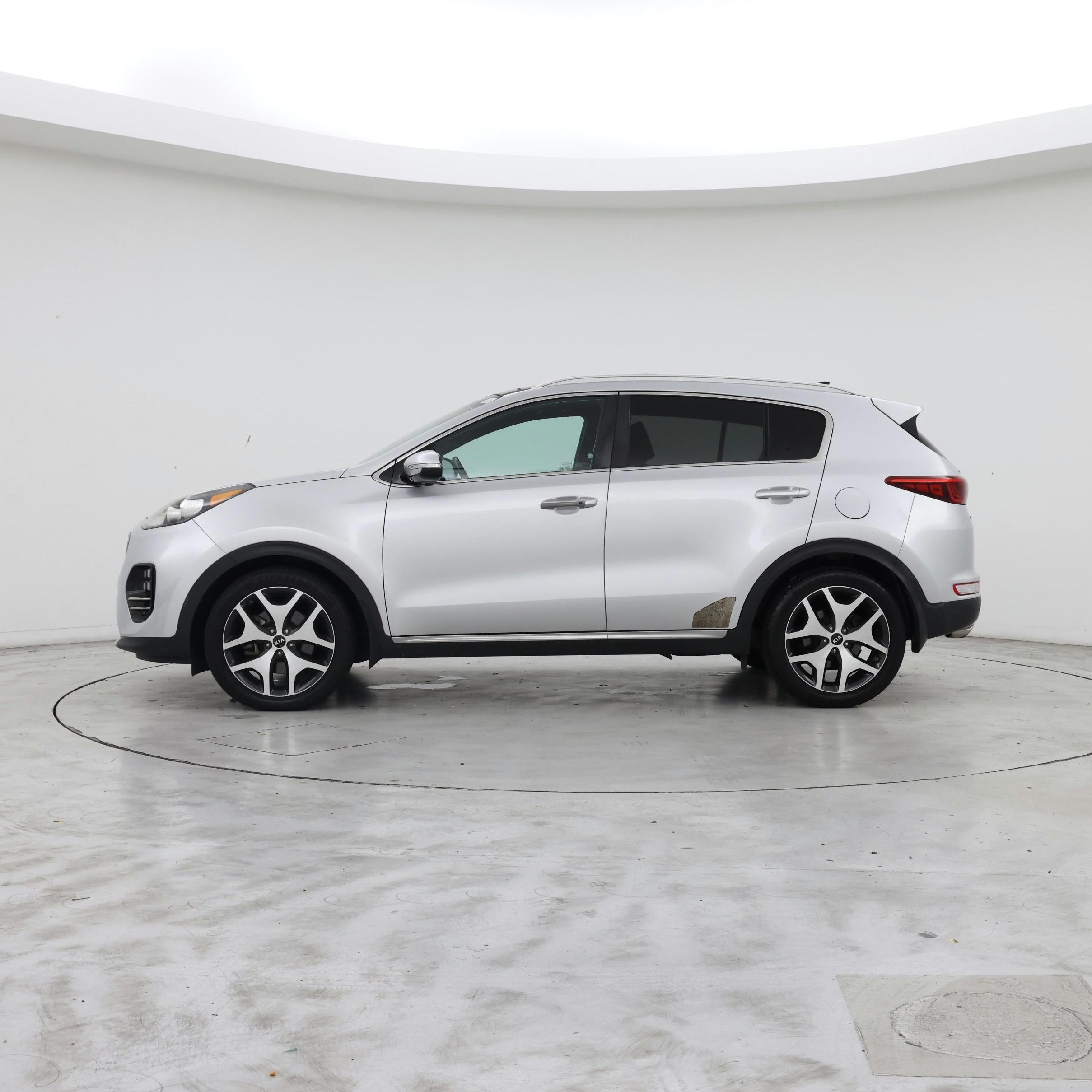 Thumbnail: 2017 Kia Sportage - 3