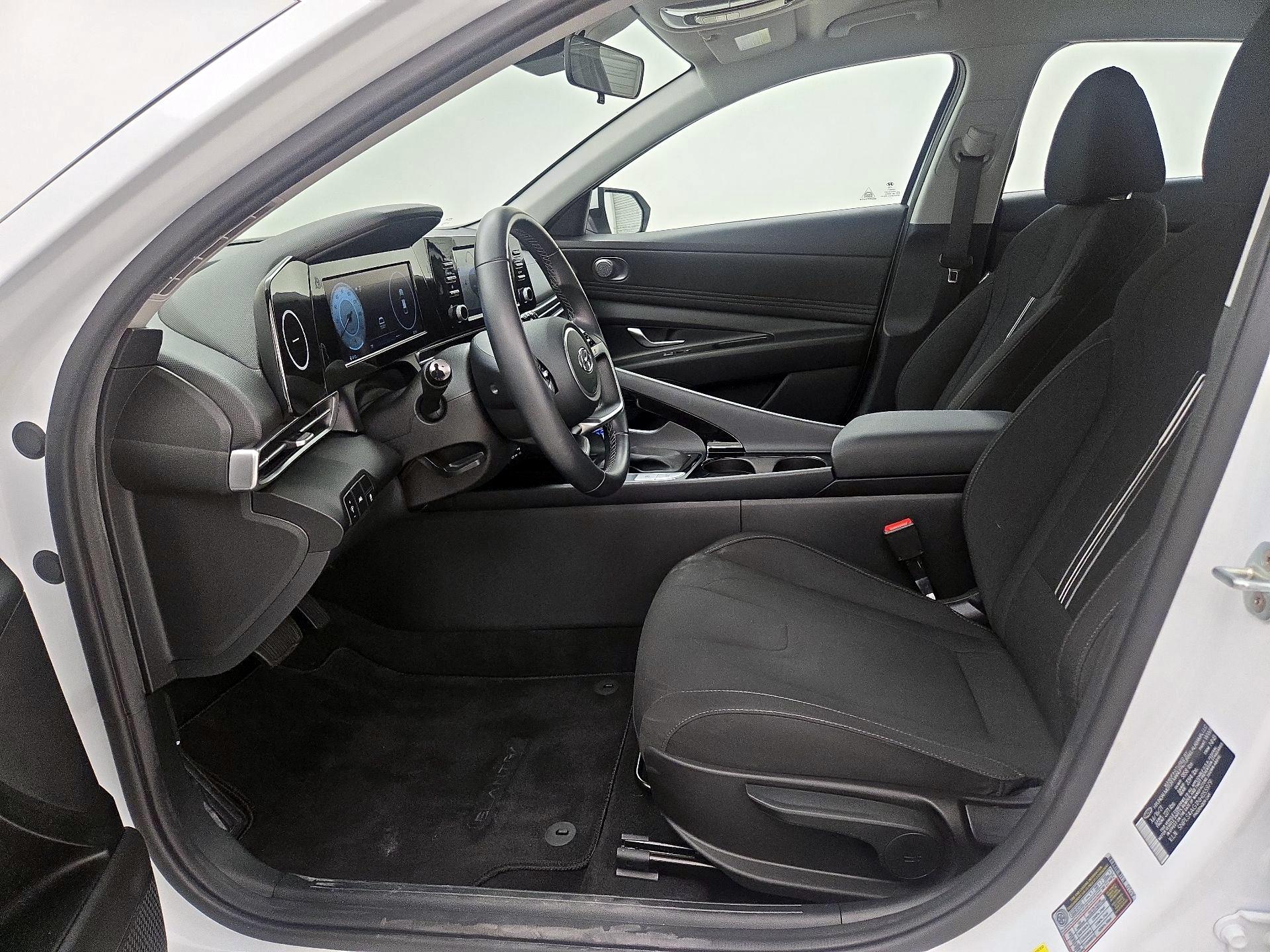 Thumbnail: 2022 Hyundai Elantra - 11