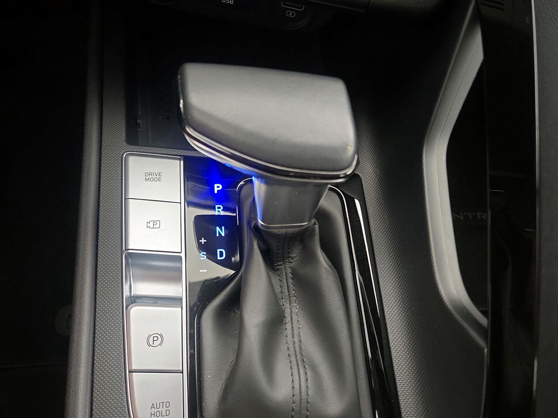 Thumbnail: 2022 Hyundai Elantra - 17