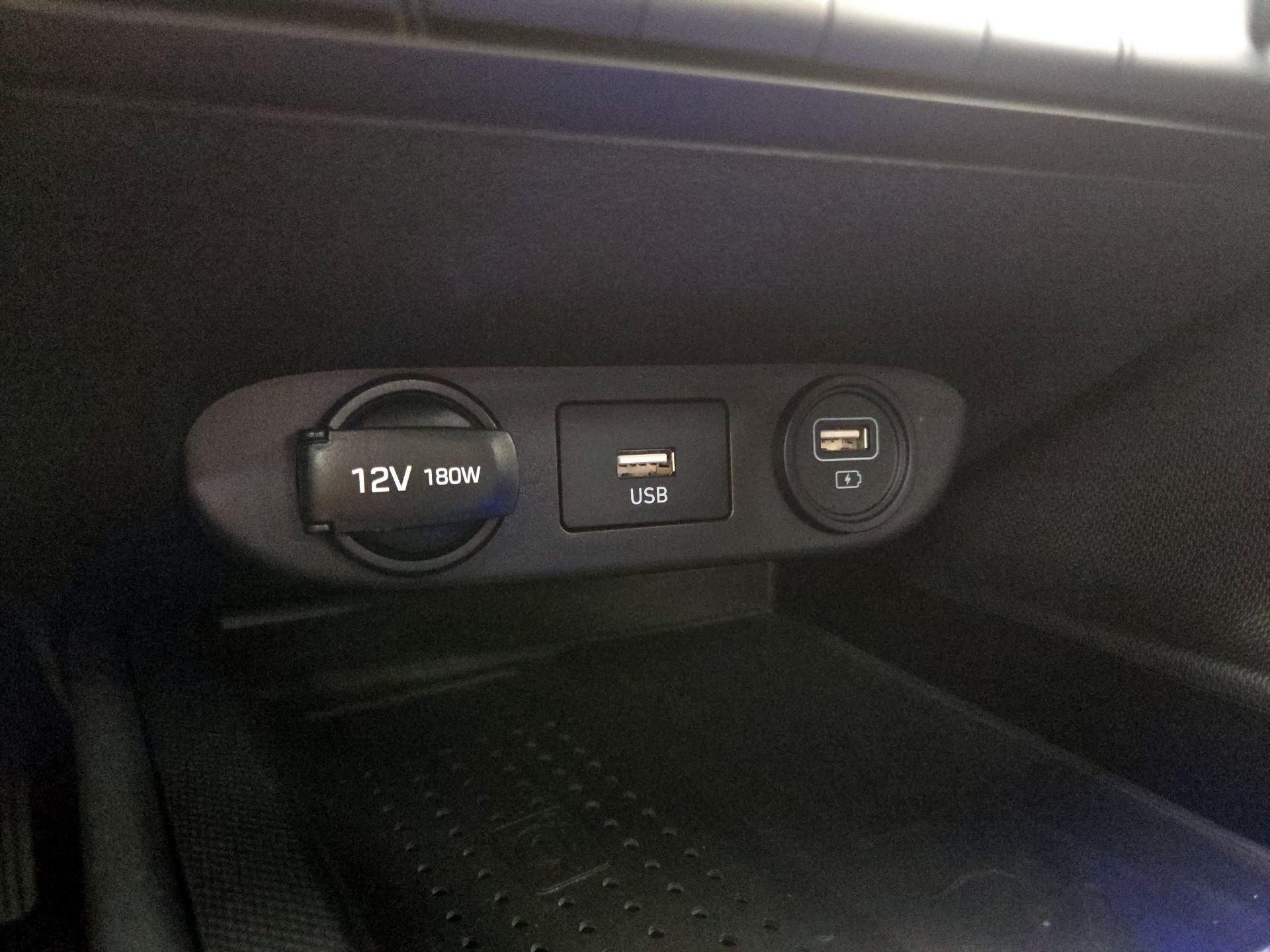 Thumbnail: 2022 Hyundai Elantra - 18