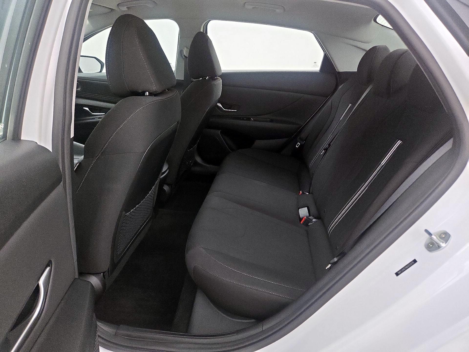 Thumbnail: 2022 Hyundai Elantra - 19