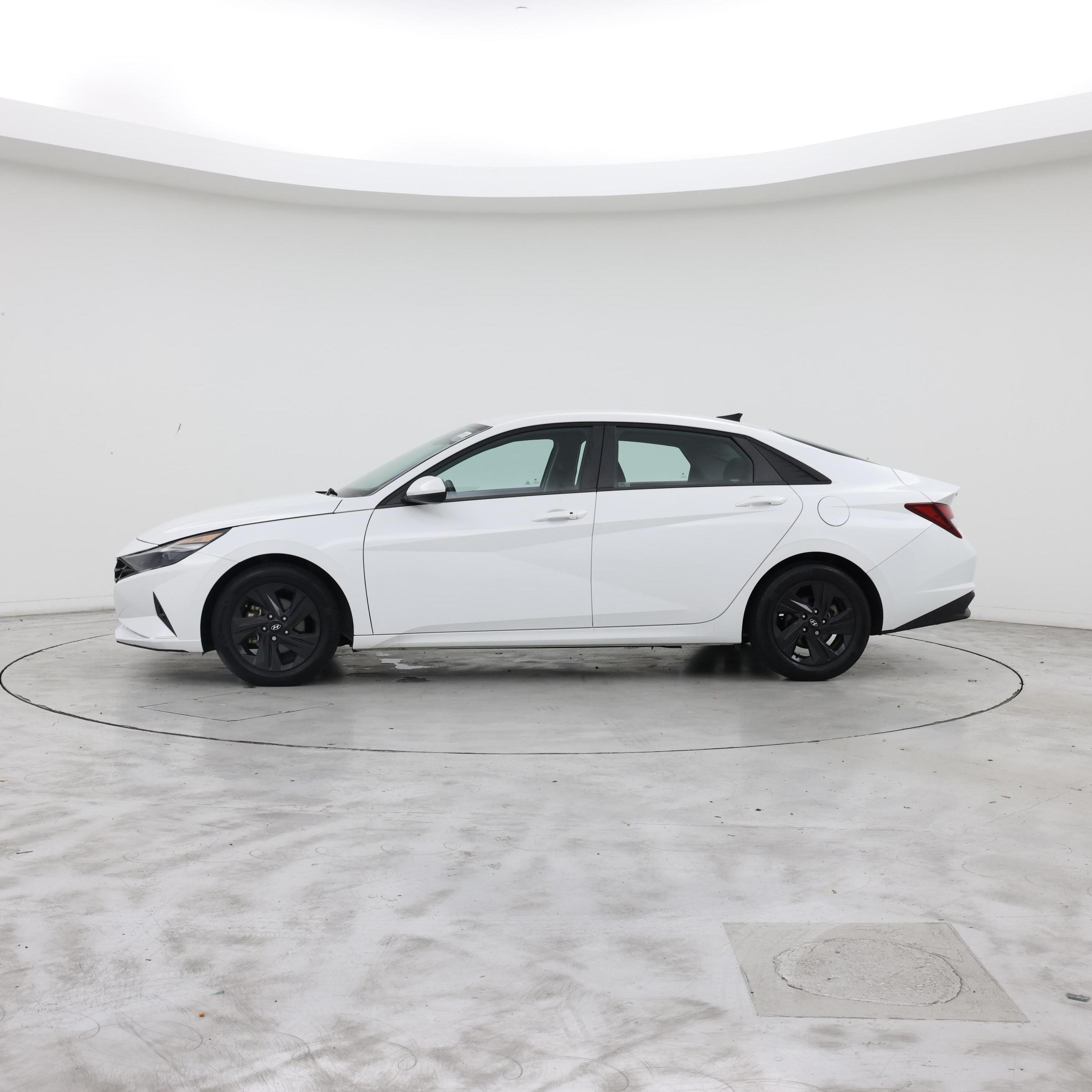 Thumbnail: 2022 Hyundai Elantra - 3