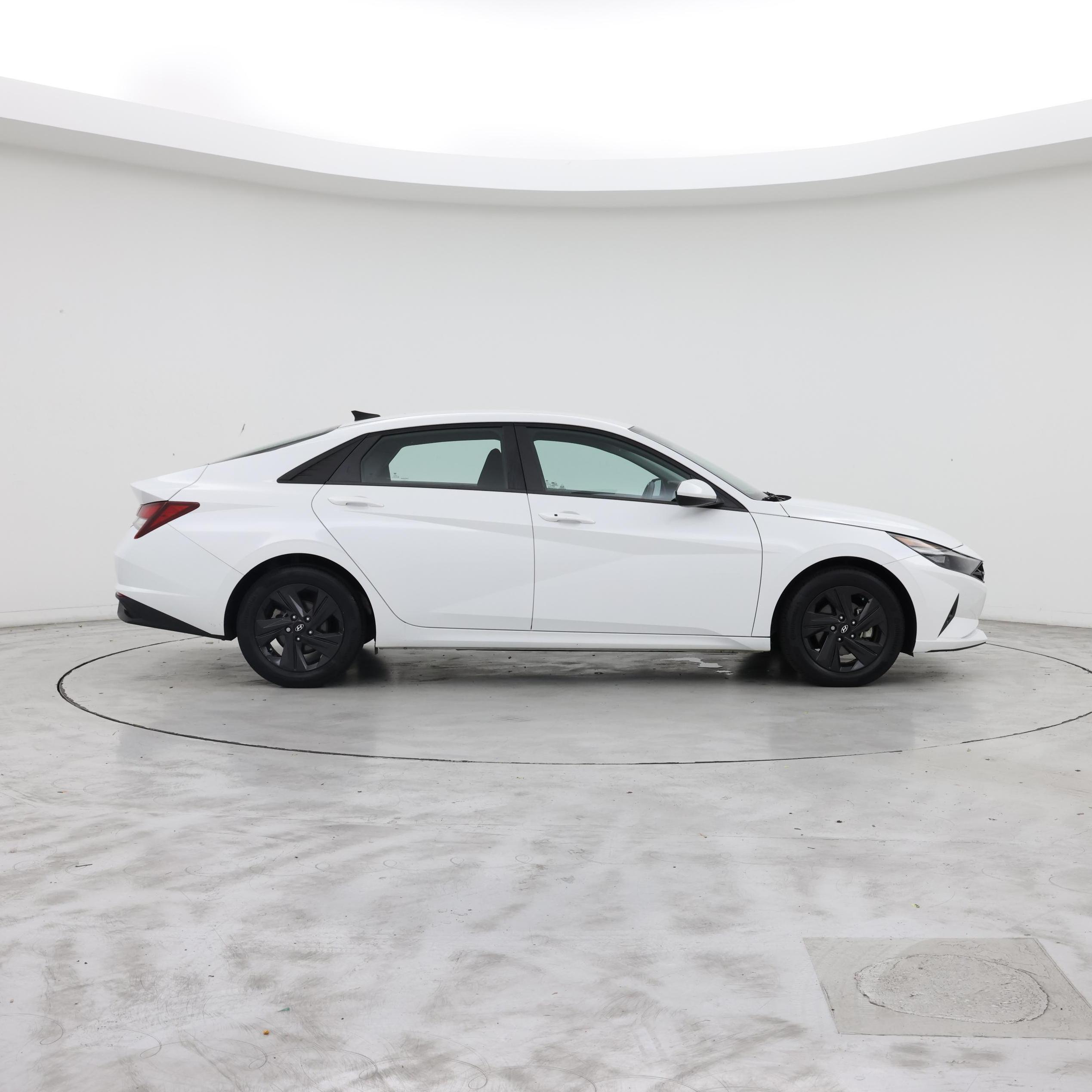 Thumbnail: 2022 Hyundai Elantra - 7