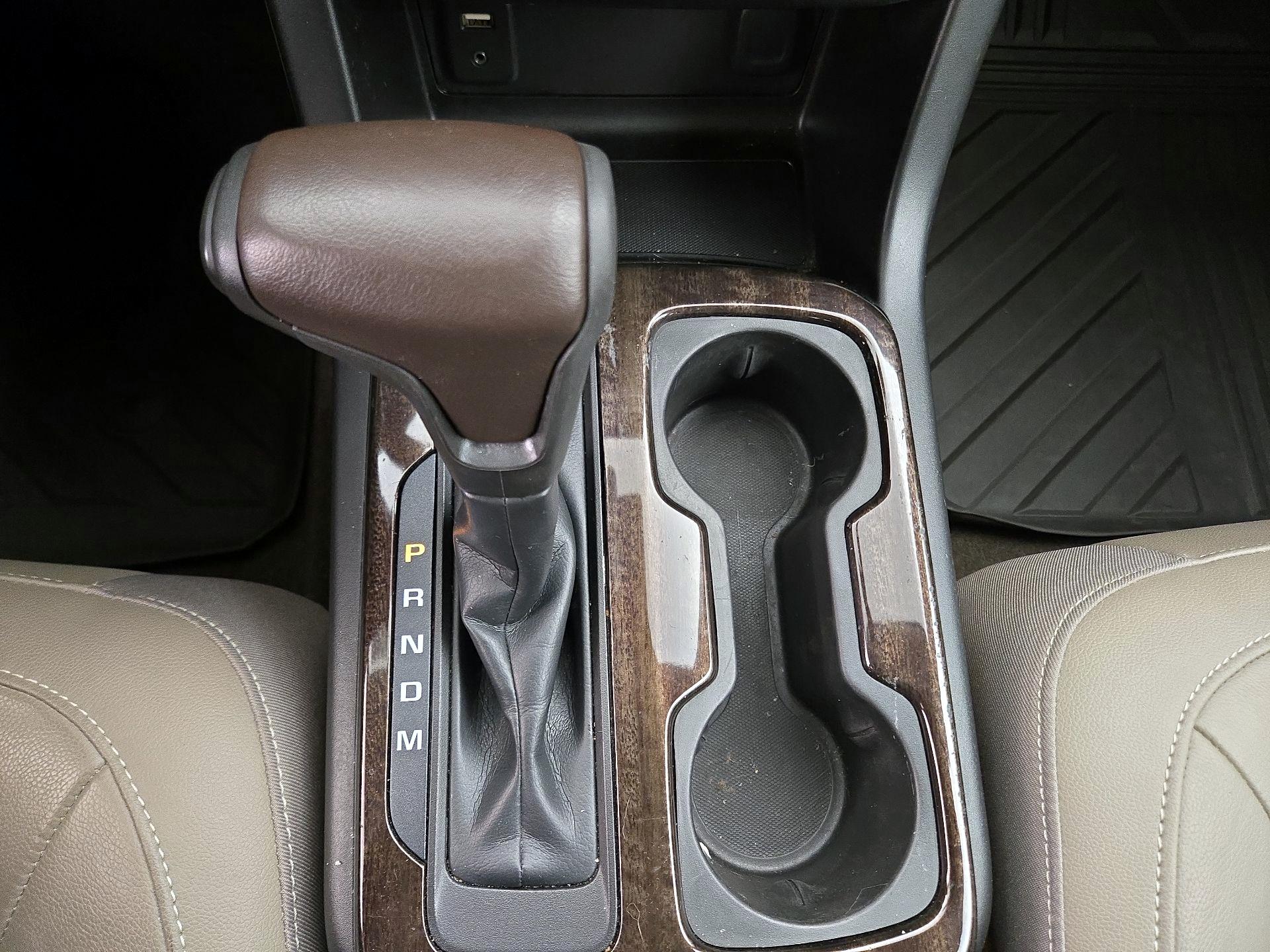 Thumbnail: 2016 GMC Canyon - 18