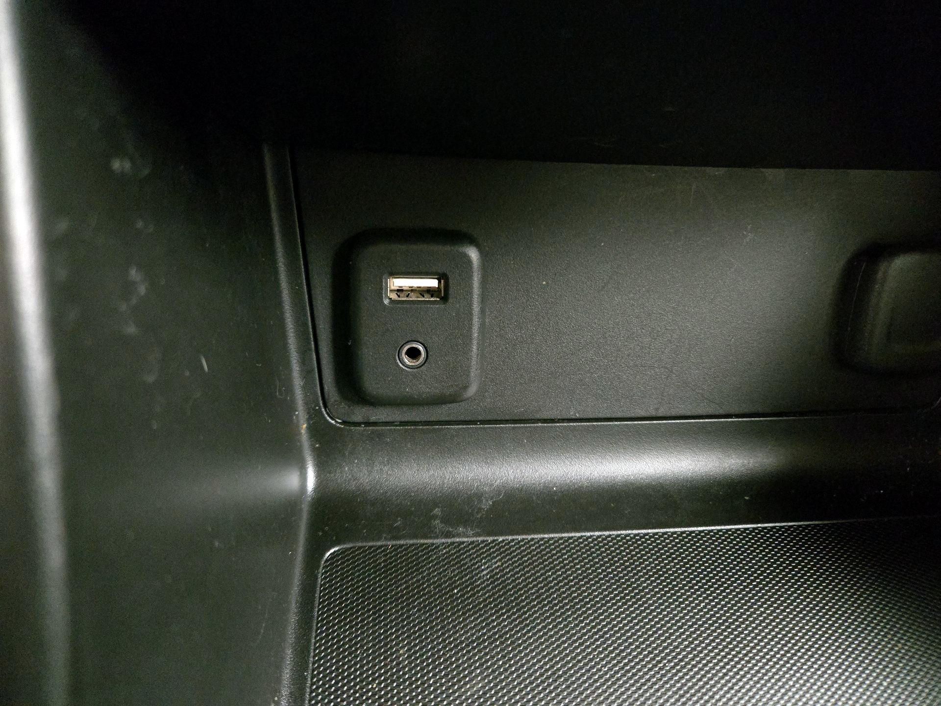 Thumbnail: 2016 GMC Canyon - 19