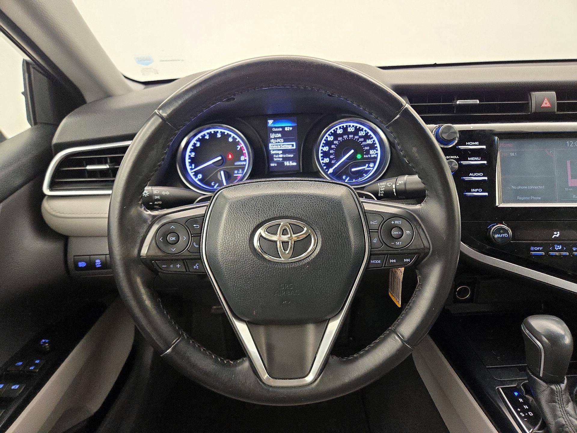 Thumbnail: 2018 Toyota Camry - 10