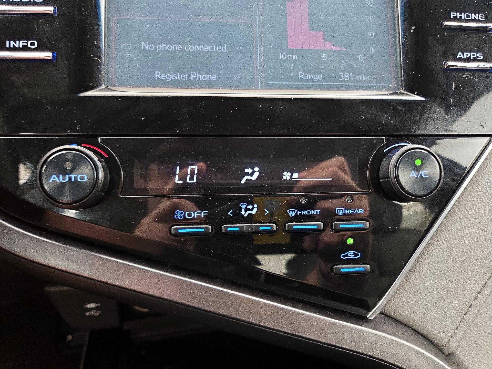 Thumbnail: 2018 Toyota Camry - 16