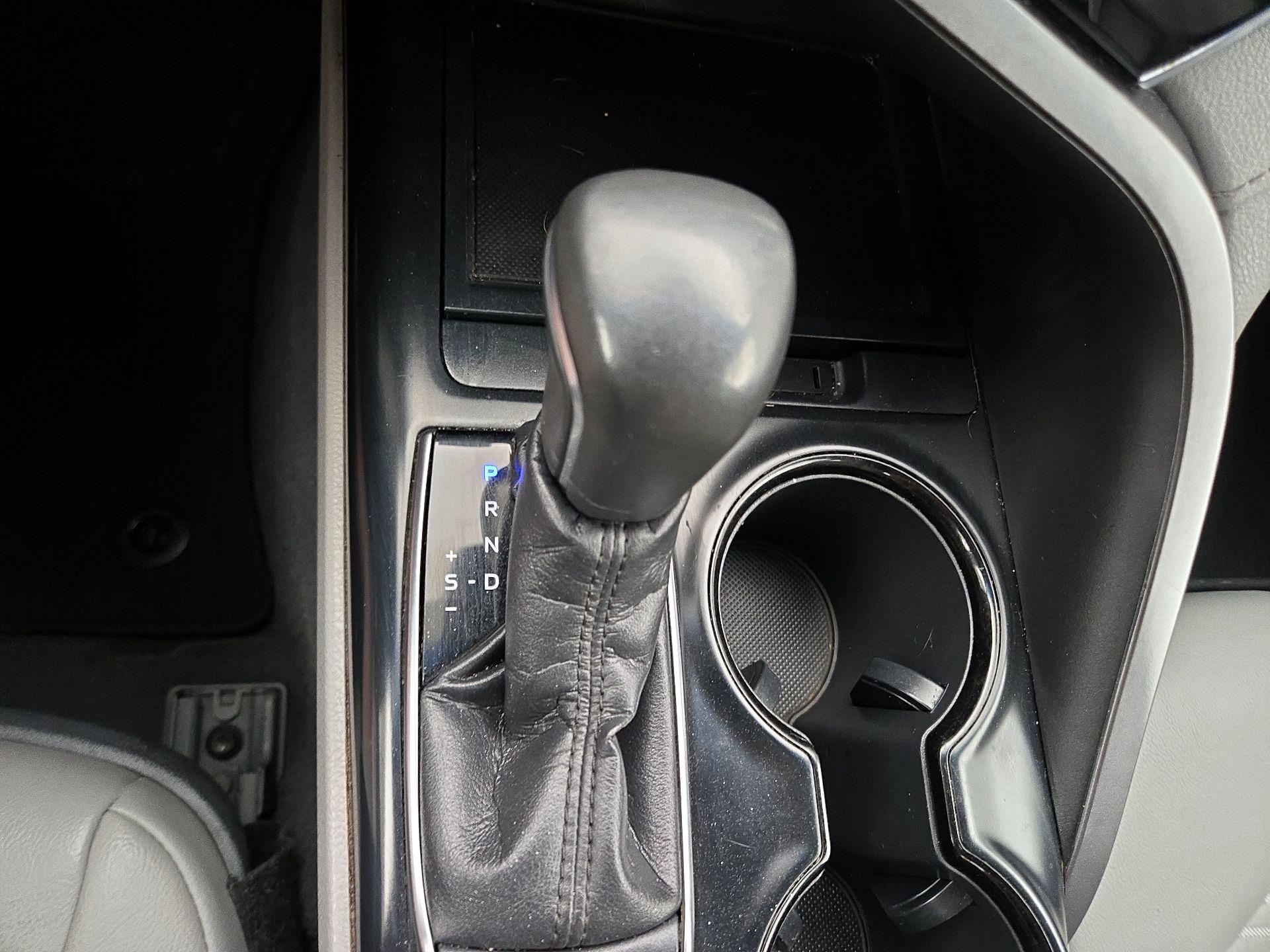 Thumbnail: 2018 Toyota Camry - 17