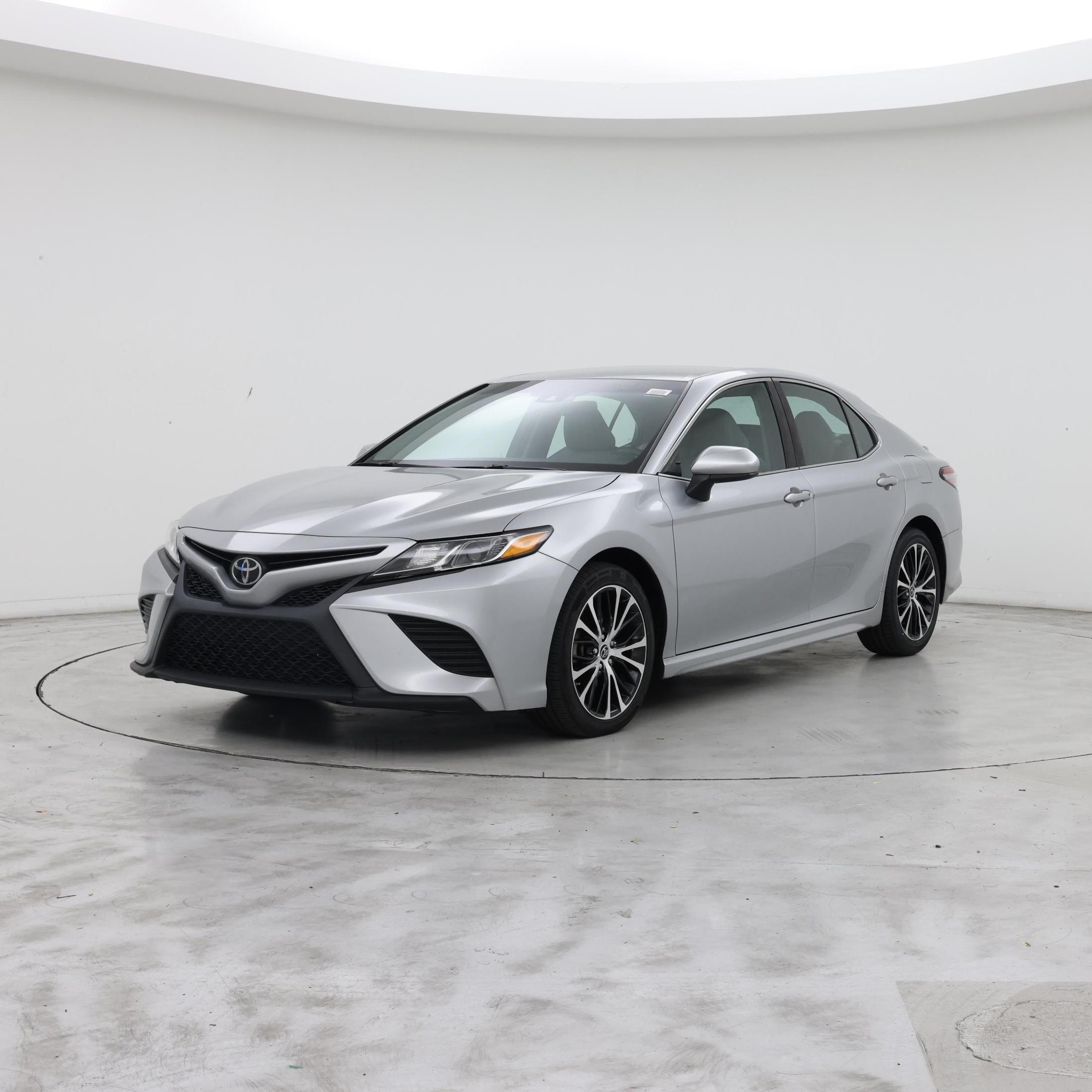 Thumbnail: 2018 Toyota Camry - 4