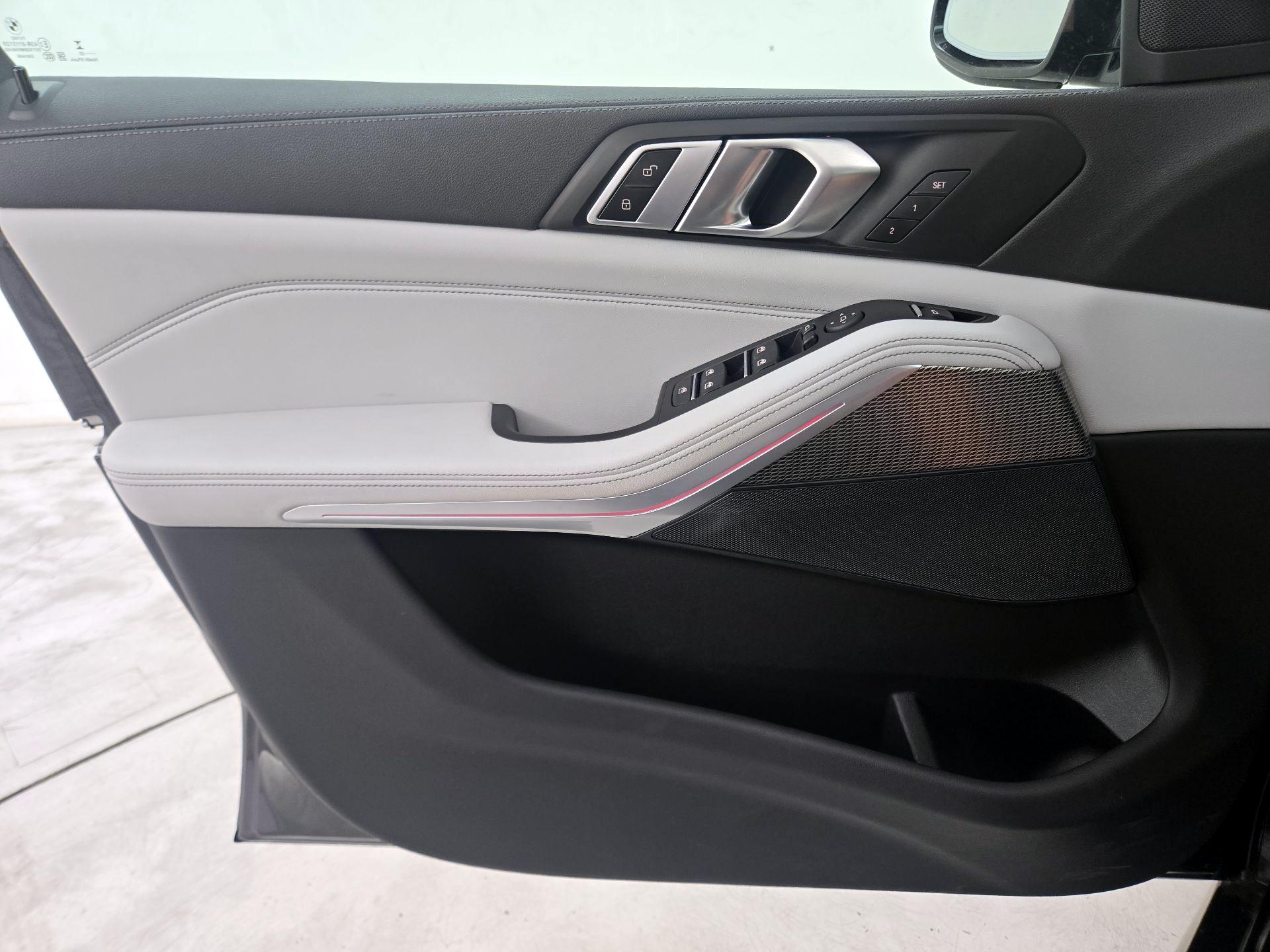 Thumbnail: 2023 BMW X5 - 12