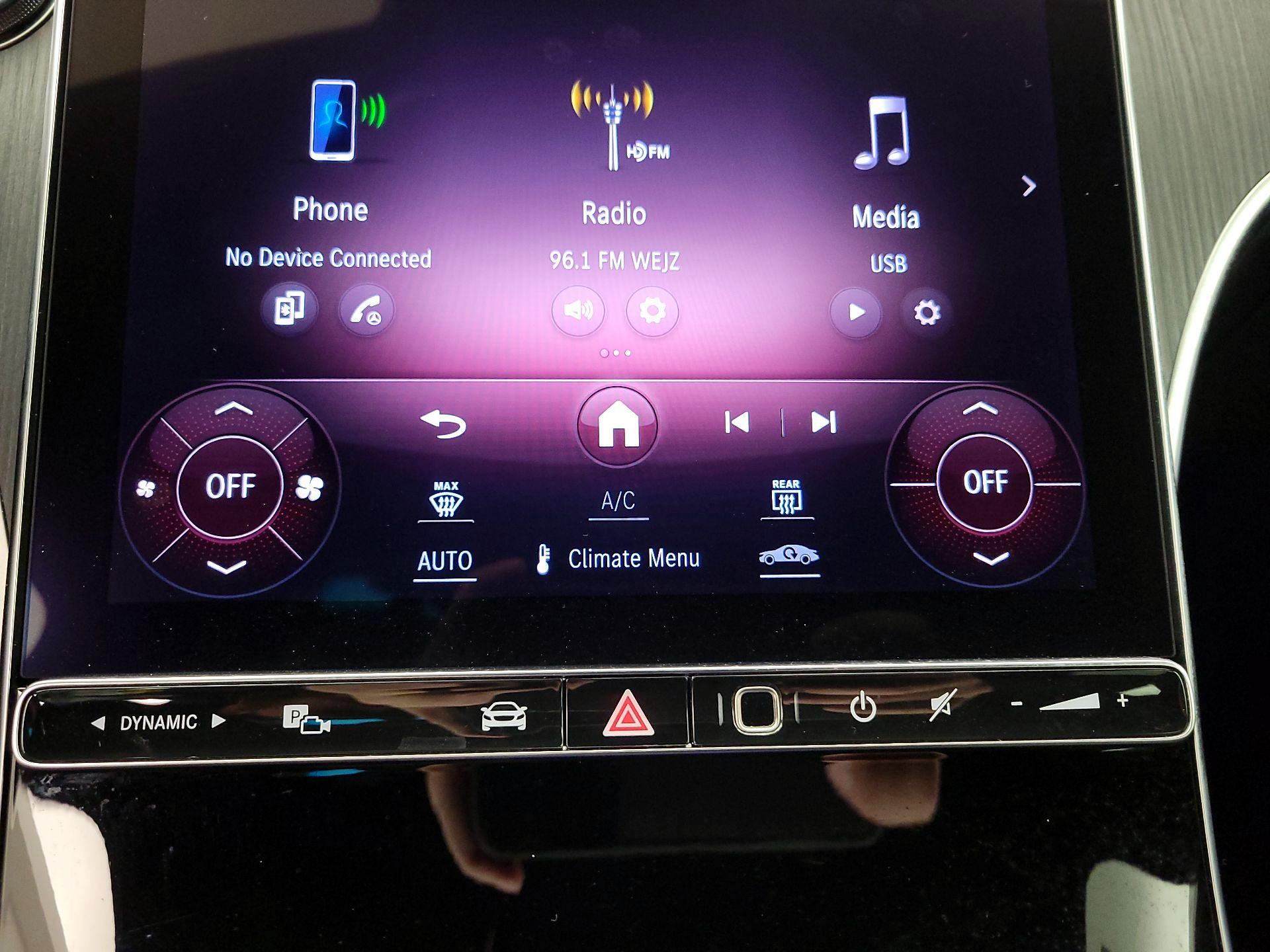 Thumbnail: 2024 Mercedes-Benz C-Class - 16