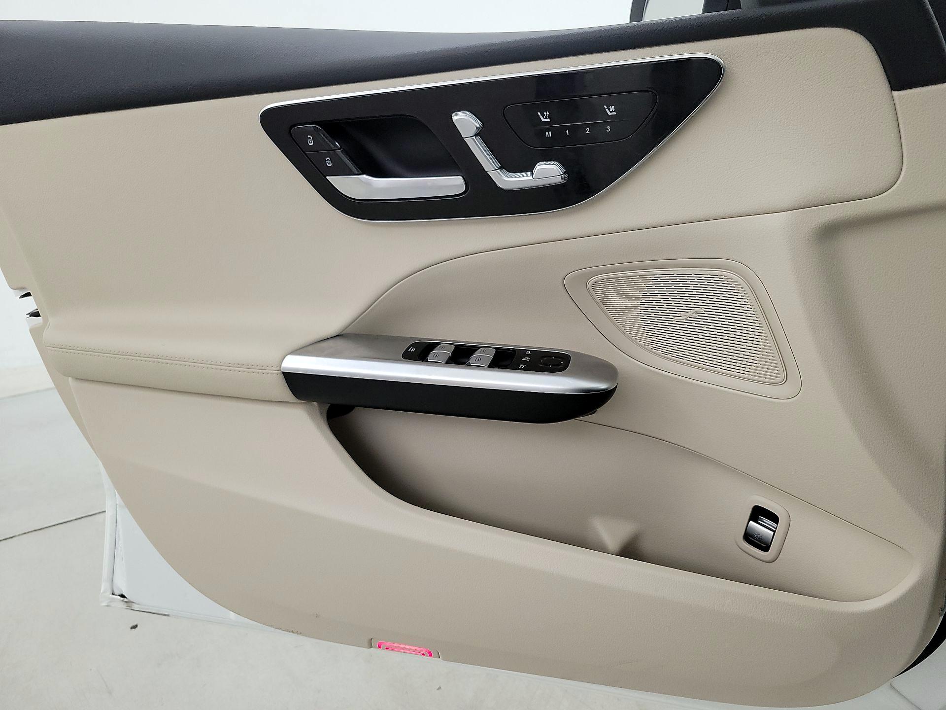 Thumbnail: 2024 Mercedes-Benz C-Class - 12