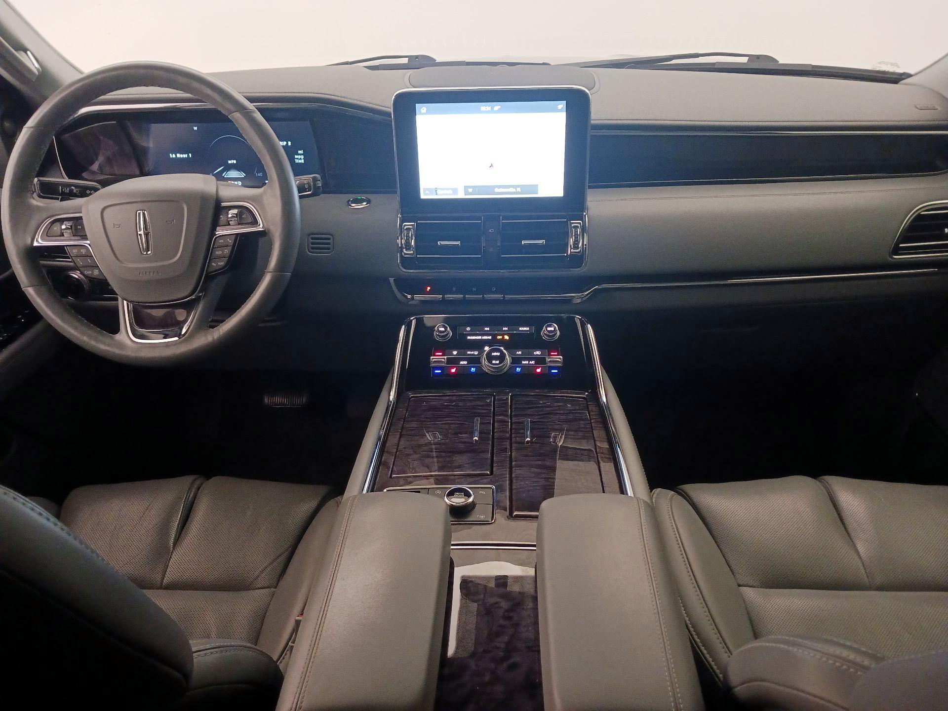 Thumbnail: 2021 Lincoln Navigator - 9