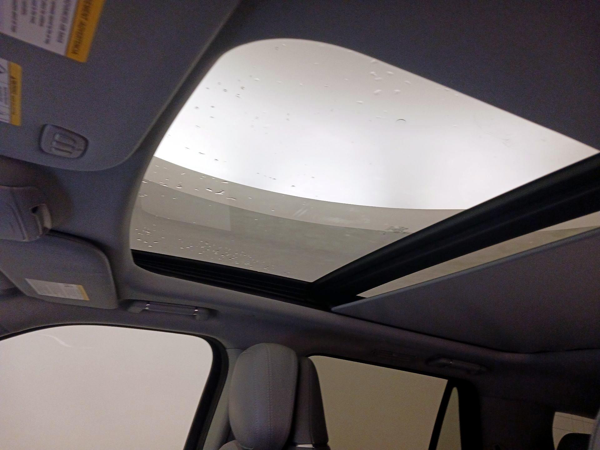 Thumbnail: 2021 Lincoln Navigator - 20