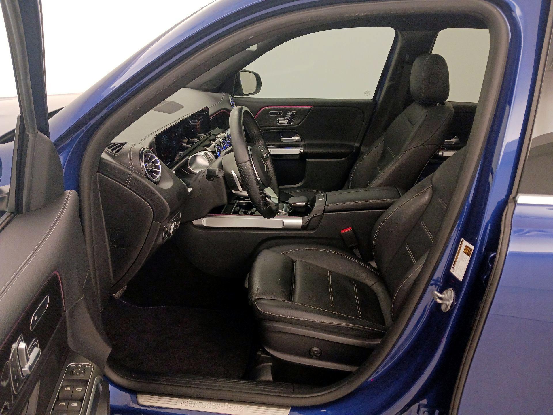 Thumbnail: 2023 Mercedes-Benz GLB - 11