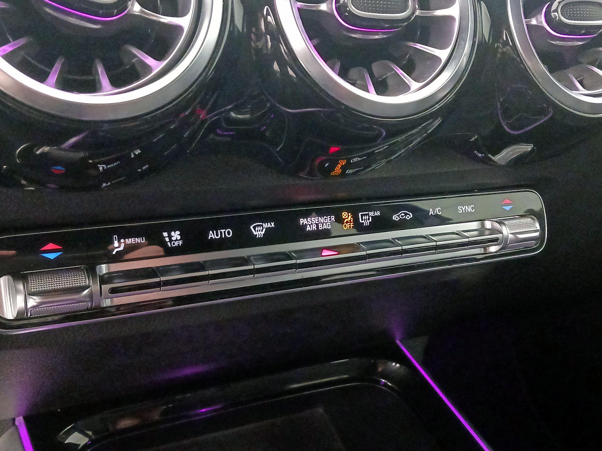 Thumbnail: 2023 Mercedes-Benz GLB - 16