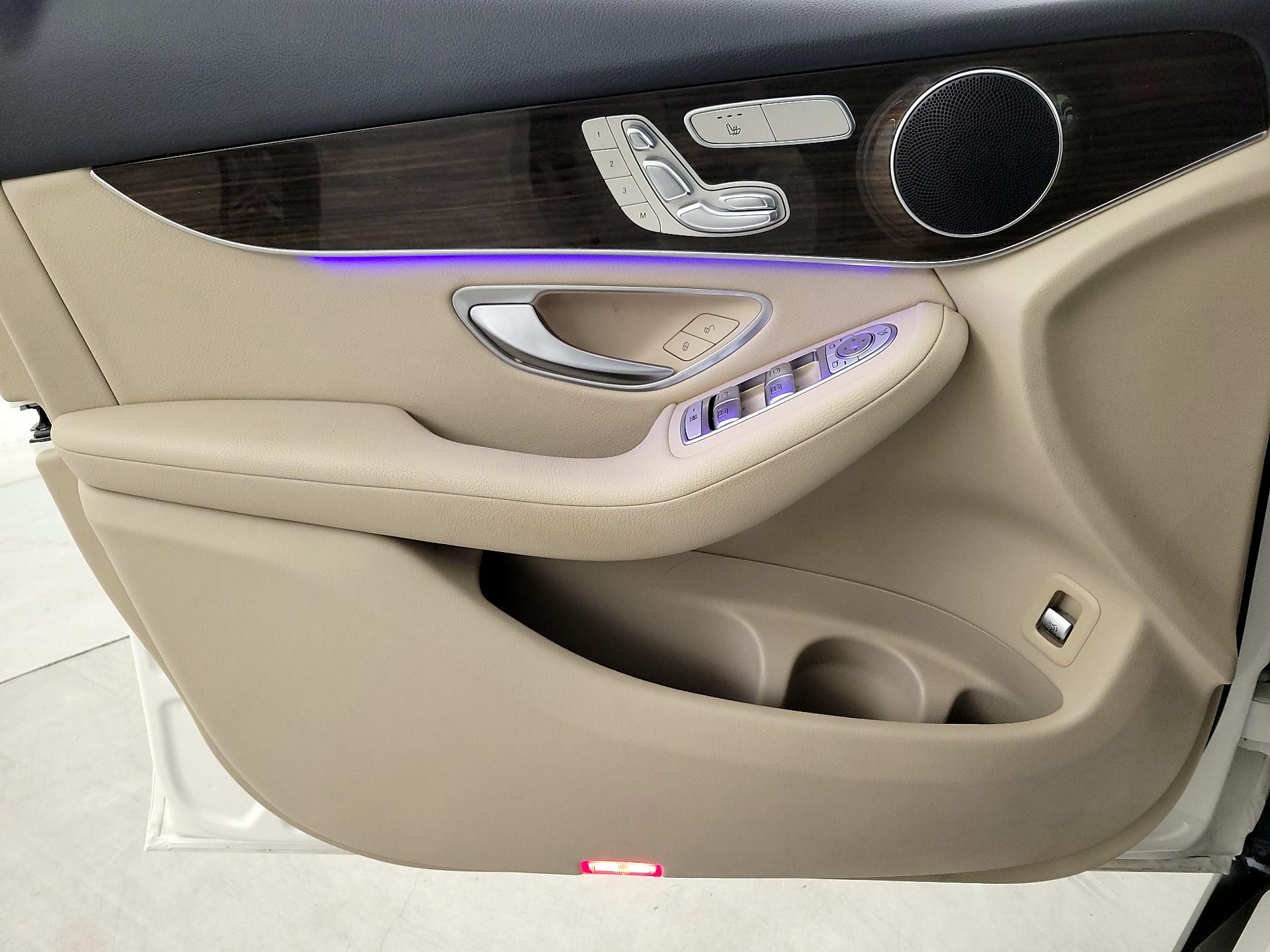 Thumbnail: 2022 Mercedes-Benz GLC - 12