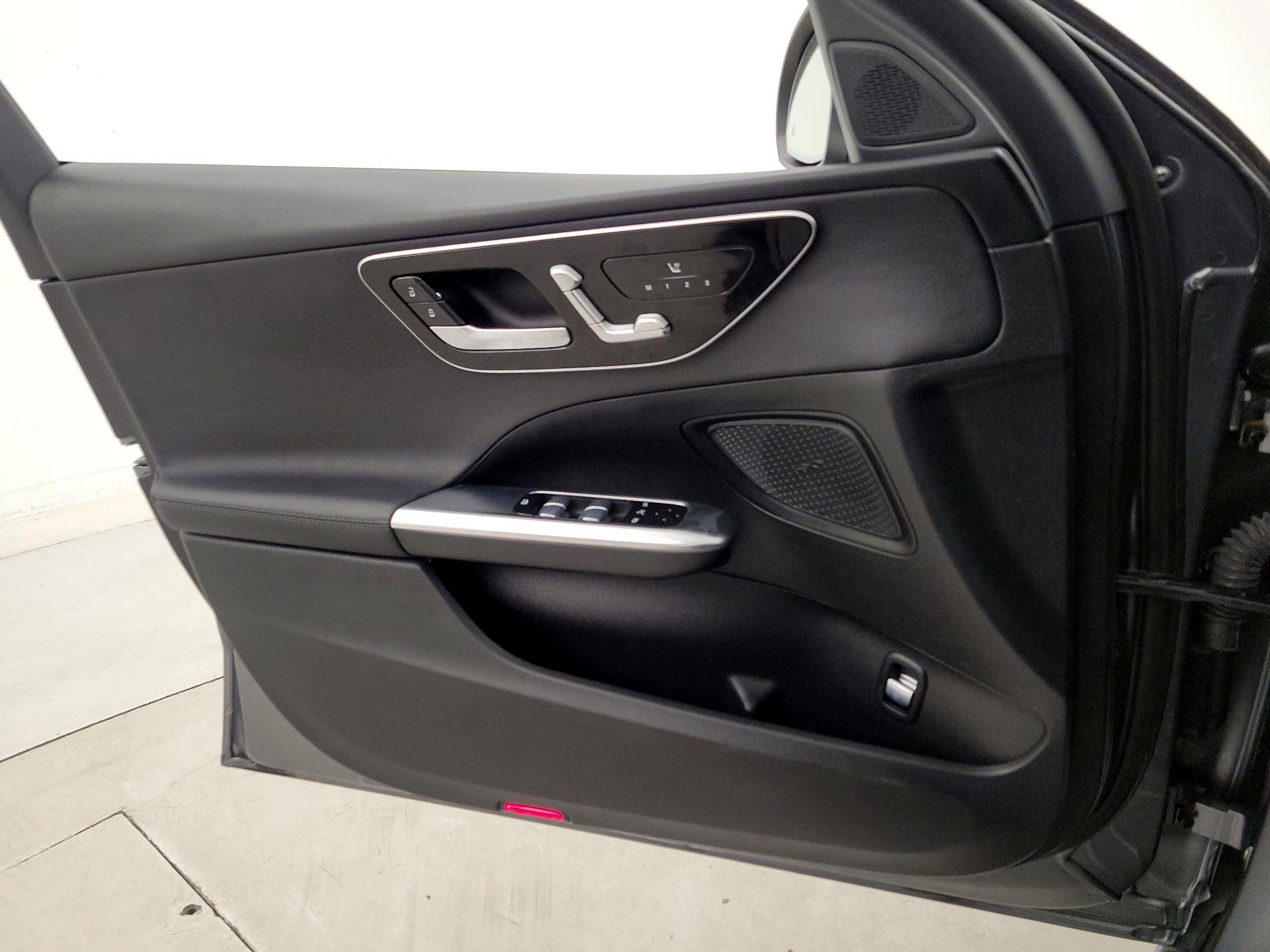 Thumbnail: 2023 Mercedes-Benz C-Class - 12