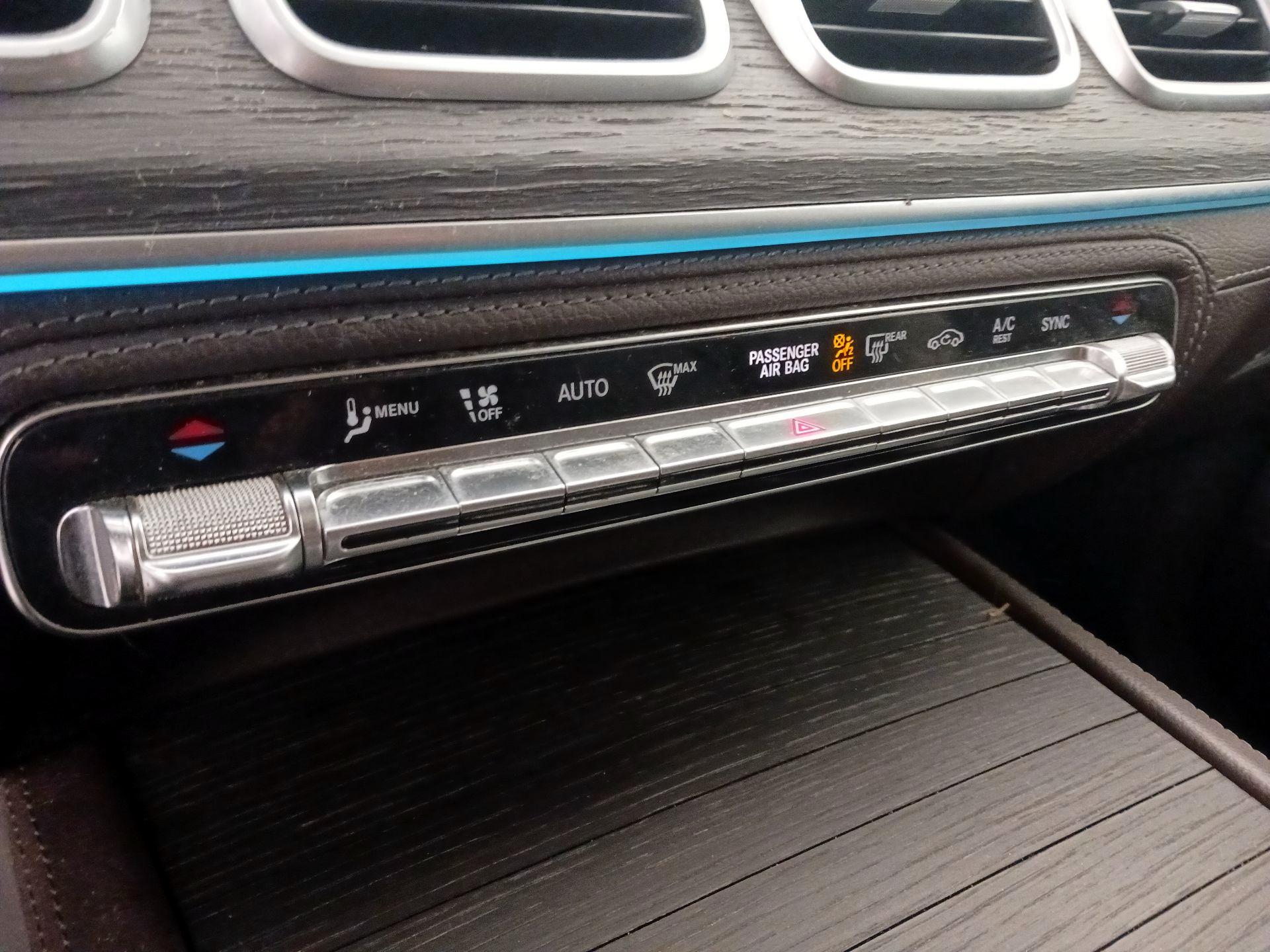 Thumbnail: 2020 Mercedes-Benz GLE - 17