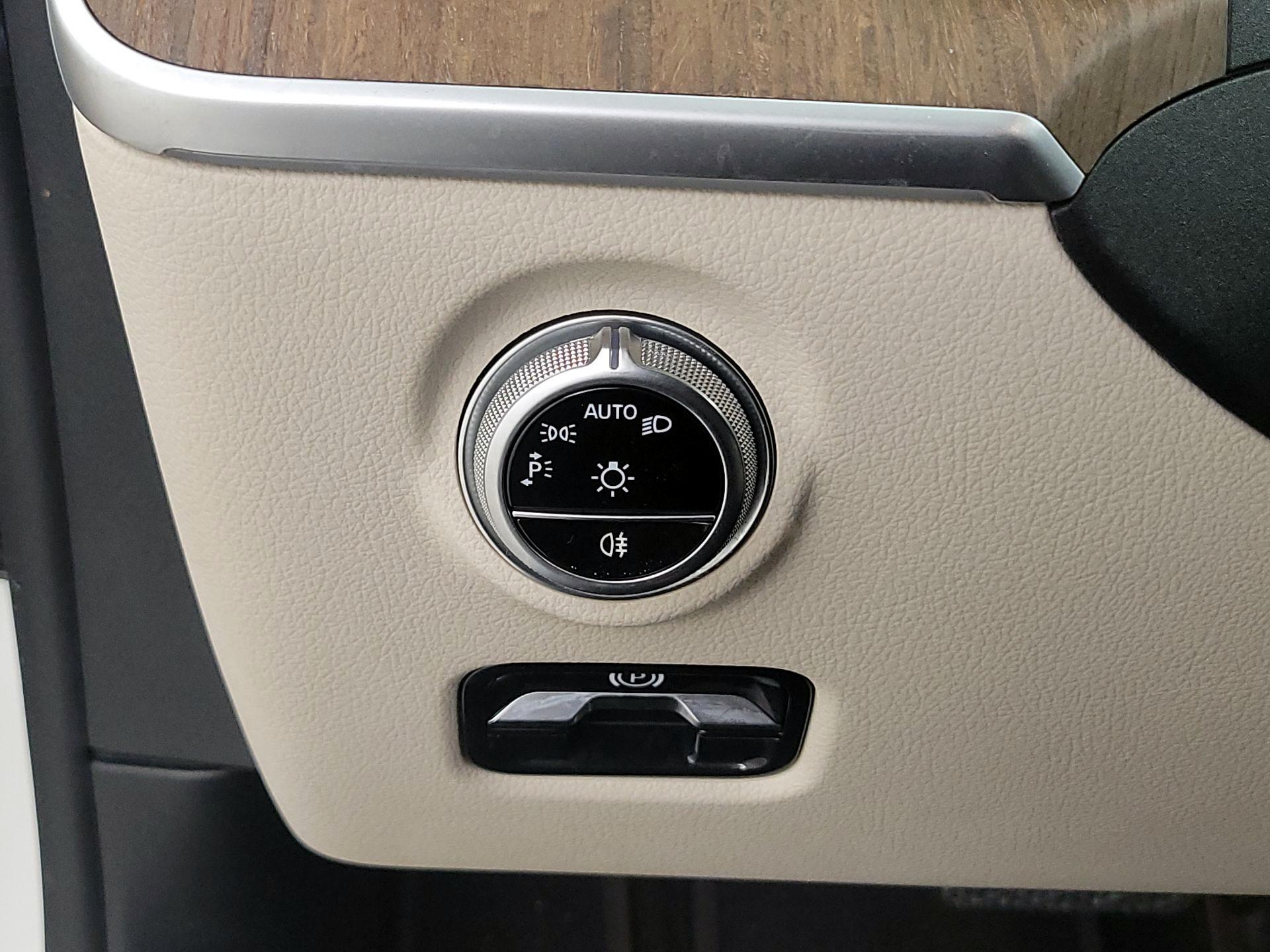 Thumbnail: 2022 Mercedes-Benz C-Class - 13