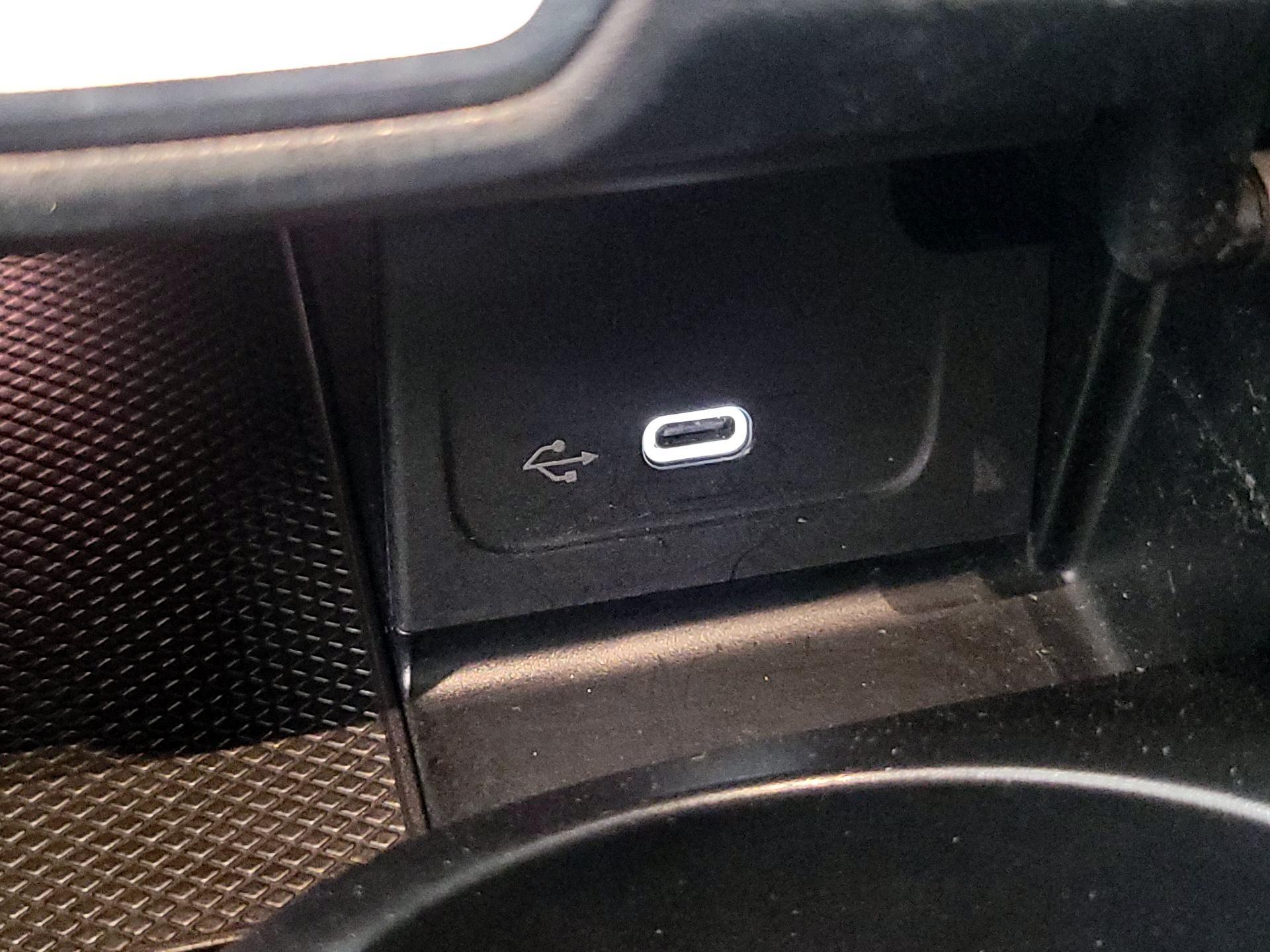 Thumbnail: 2022 Mercedes-Benz C-Class - 18