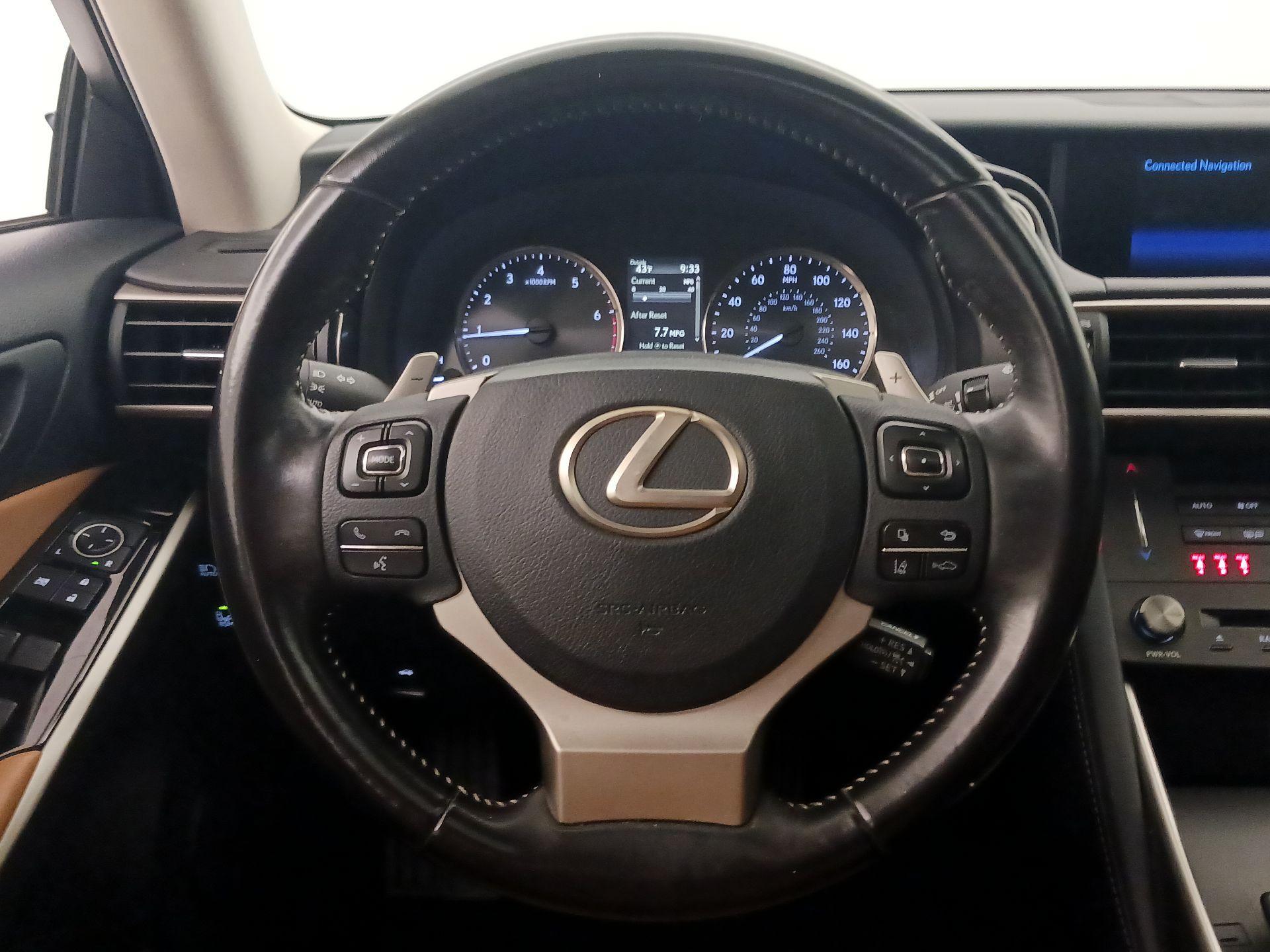 Thumbnail: 2020 Lexus IS - 10